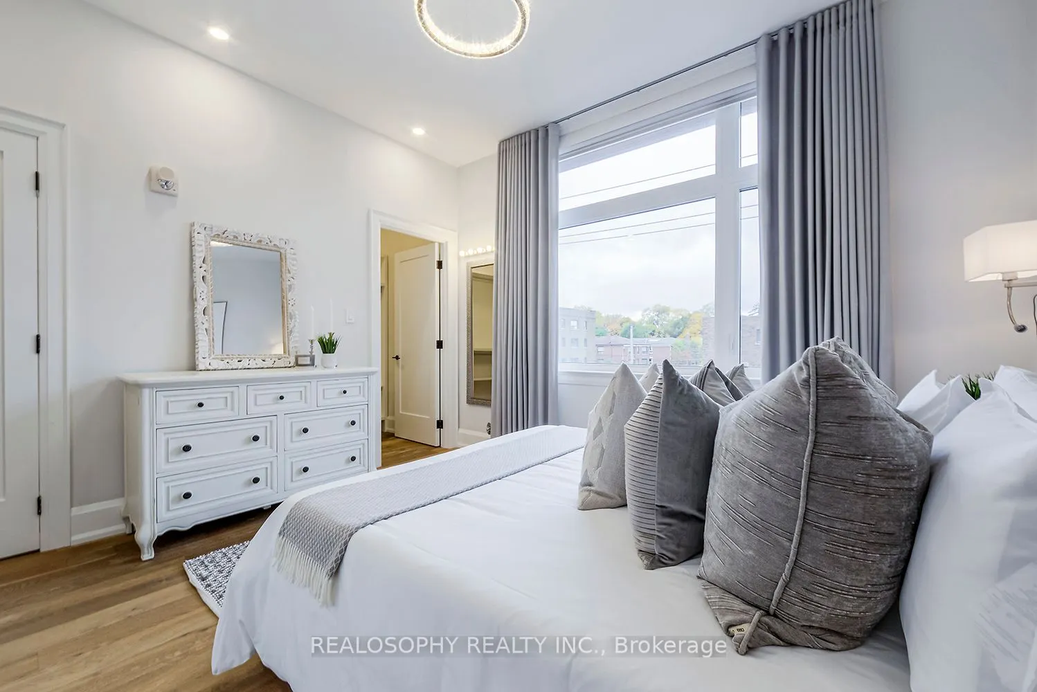 1657 Bathurst Street, #4A
