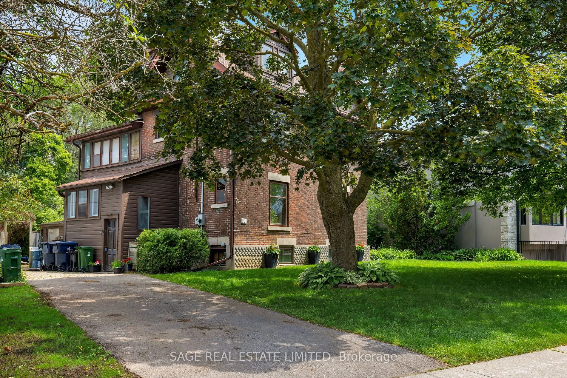 201 Sutherland Drive