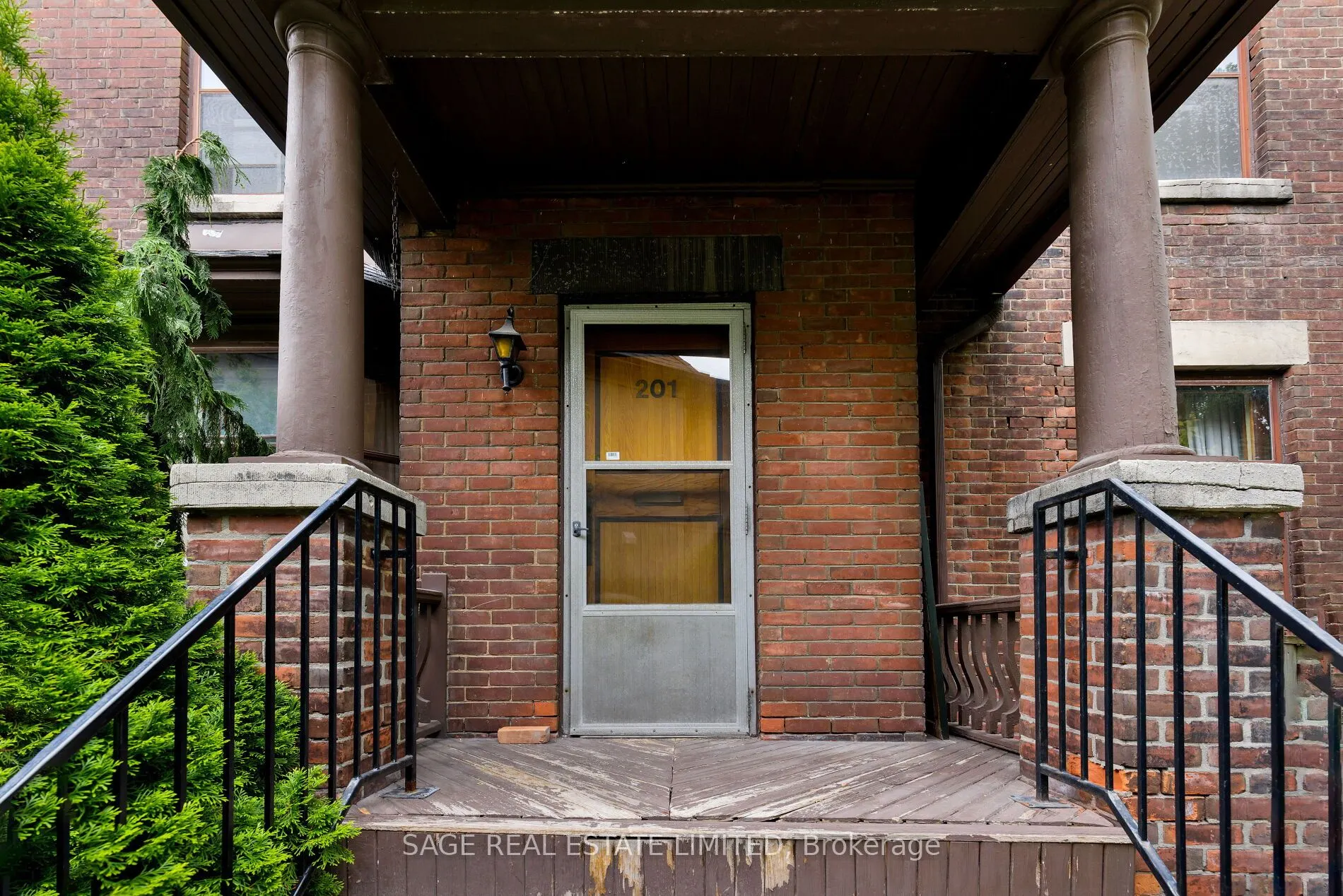 201 Sutherland Drive