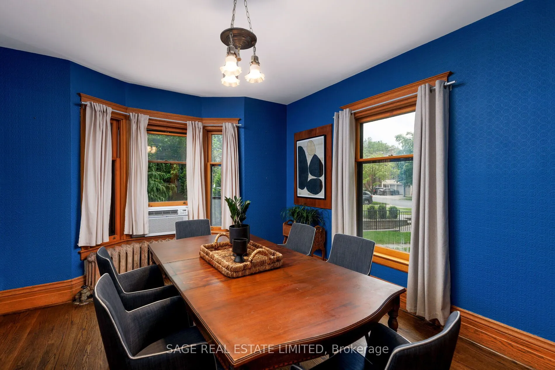 201 Sutherland Drive