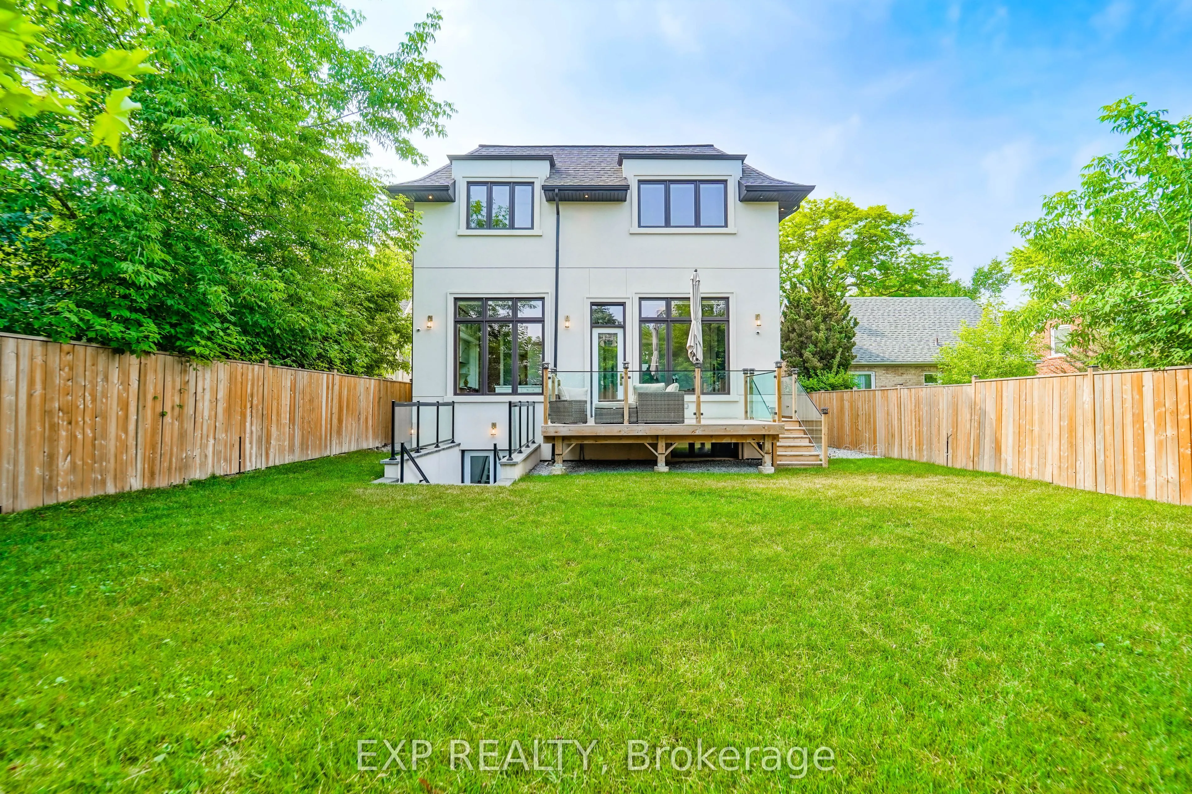 32 Athabaska Avenue