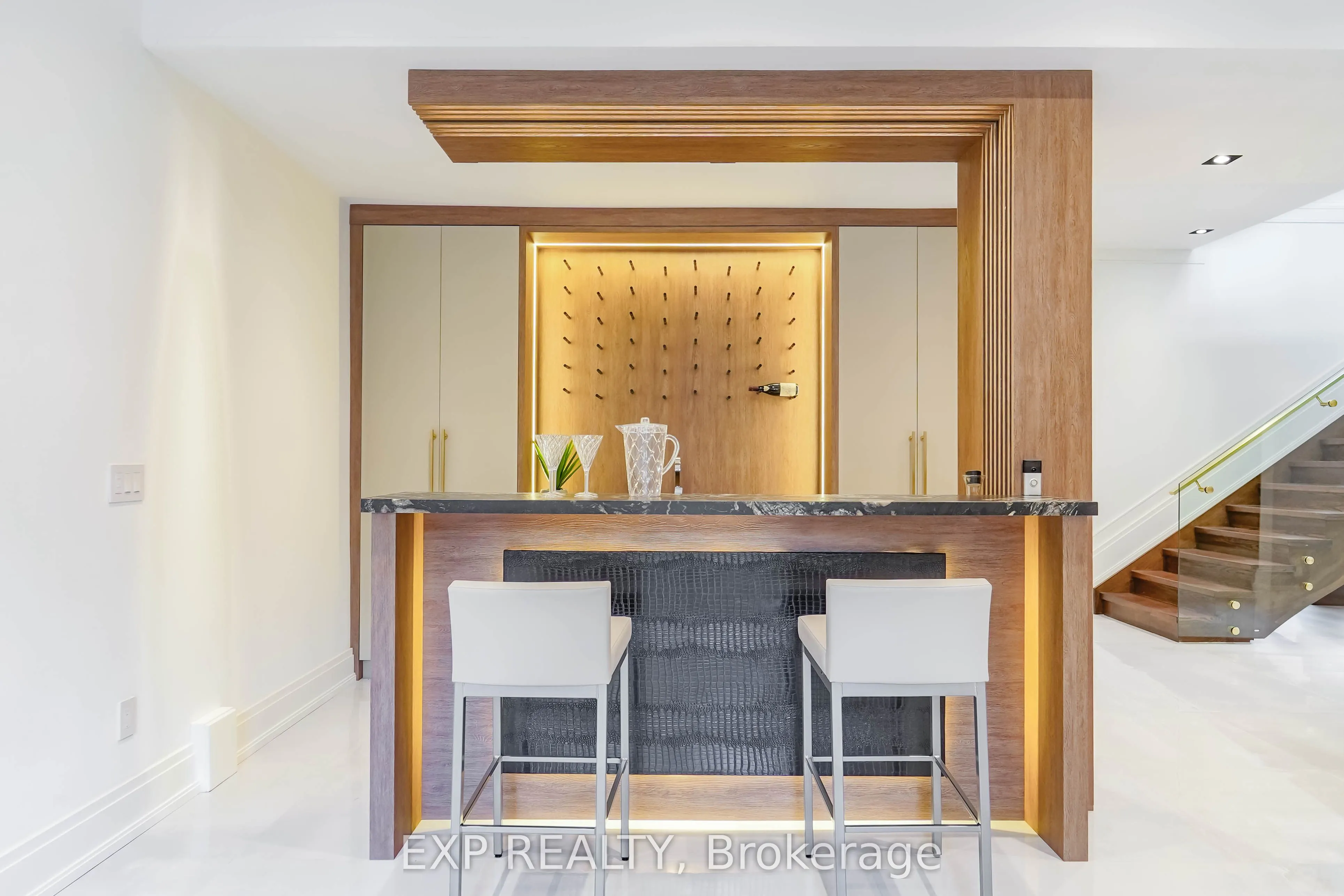 32 Athabaska Avenue