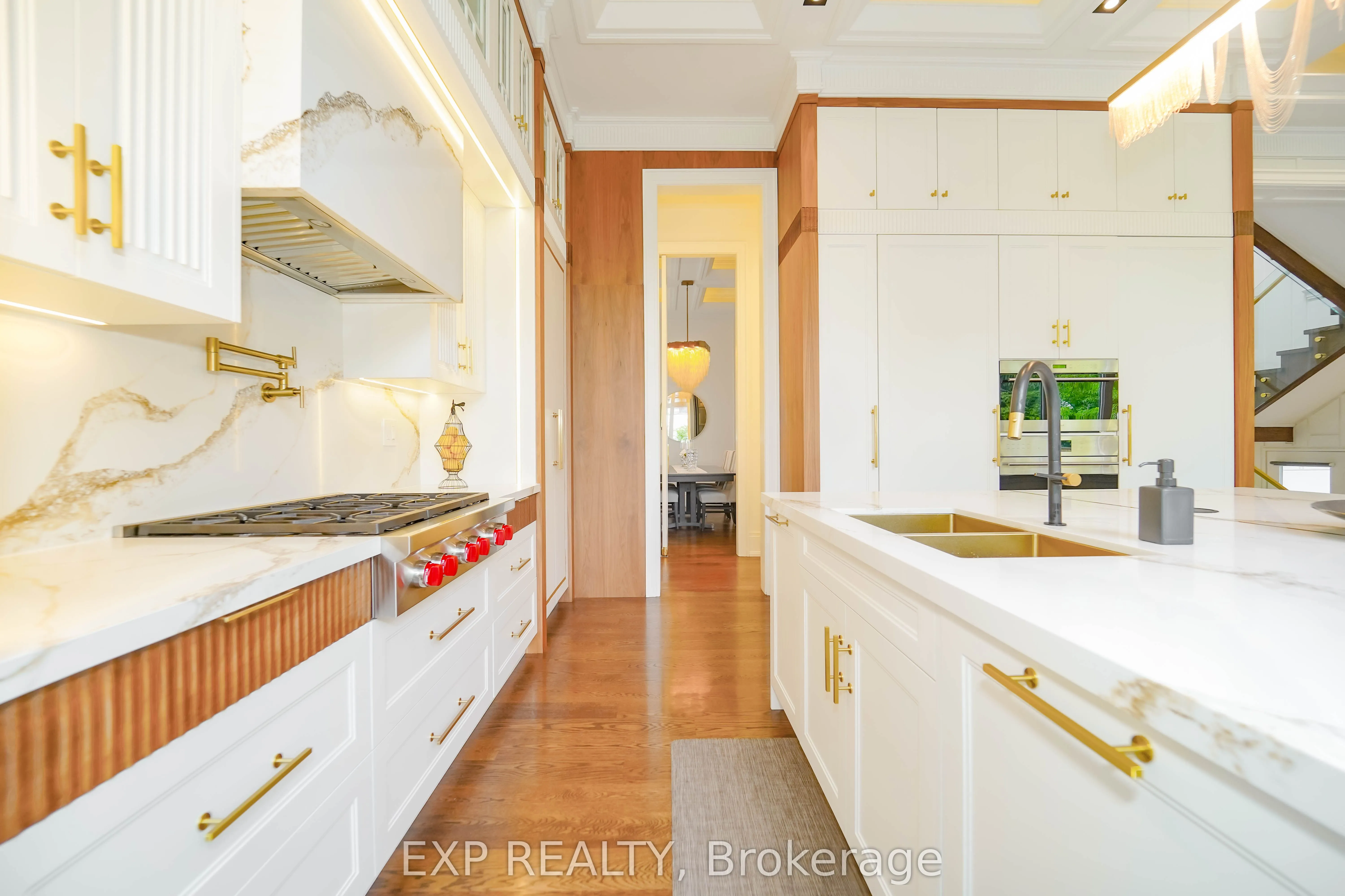 32 Athabaska Avenue