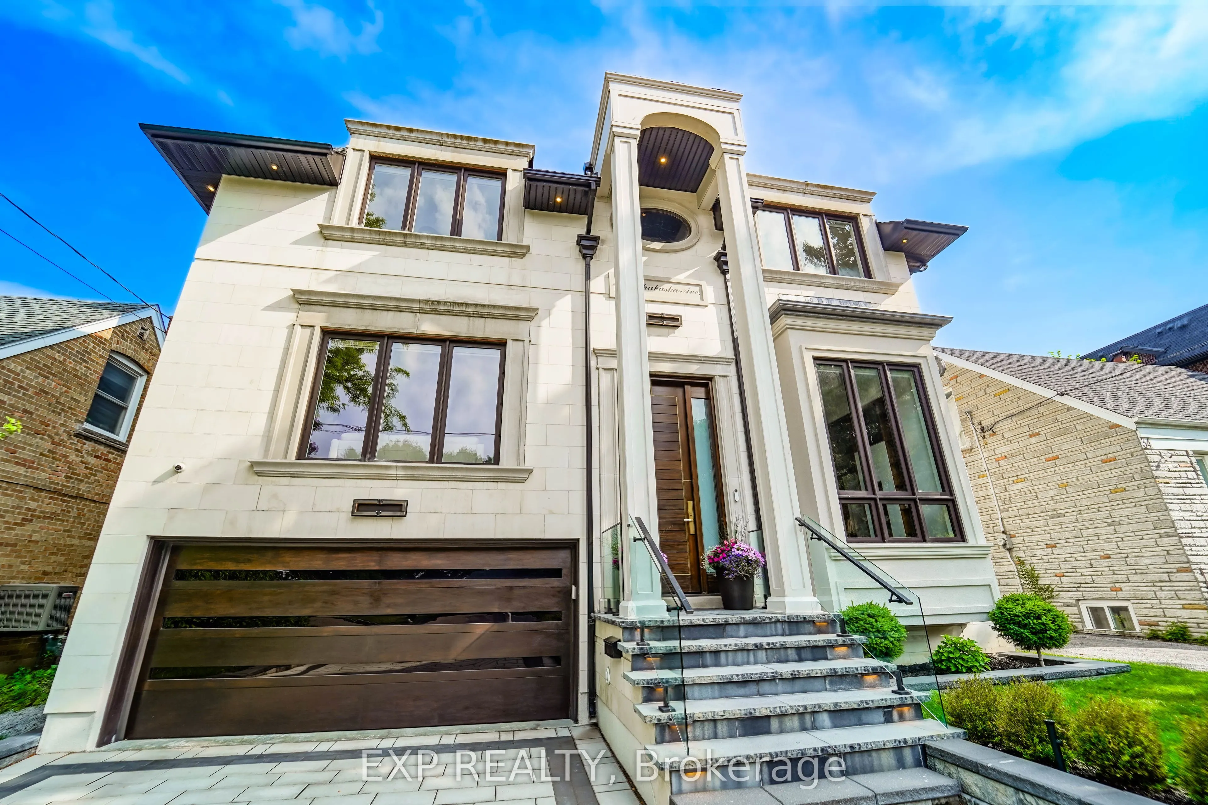 32 Athabaska Avenue