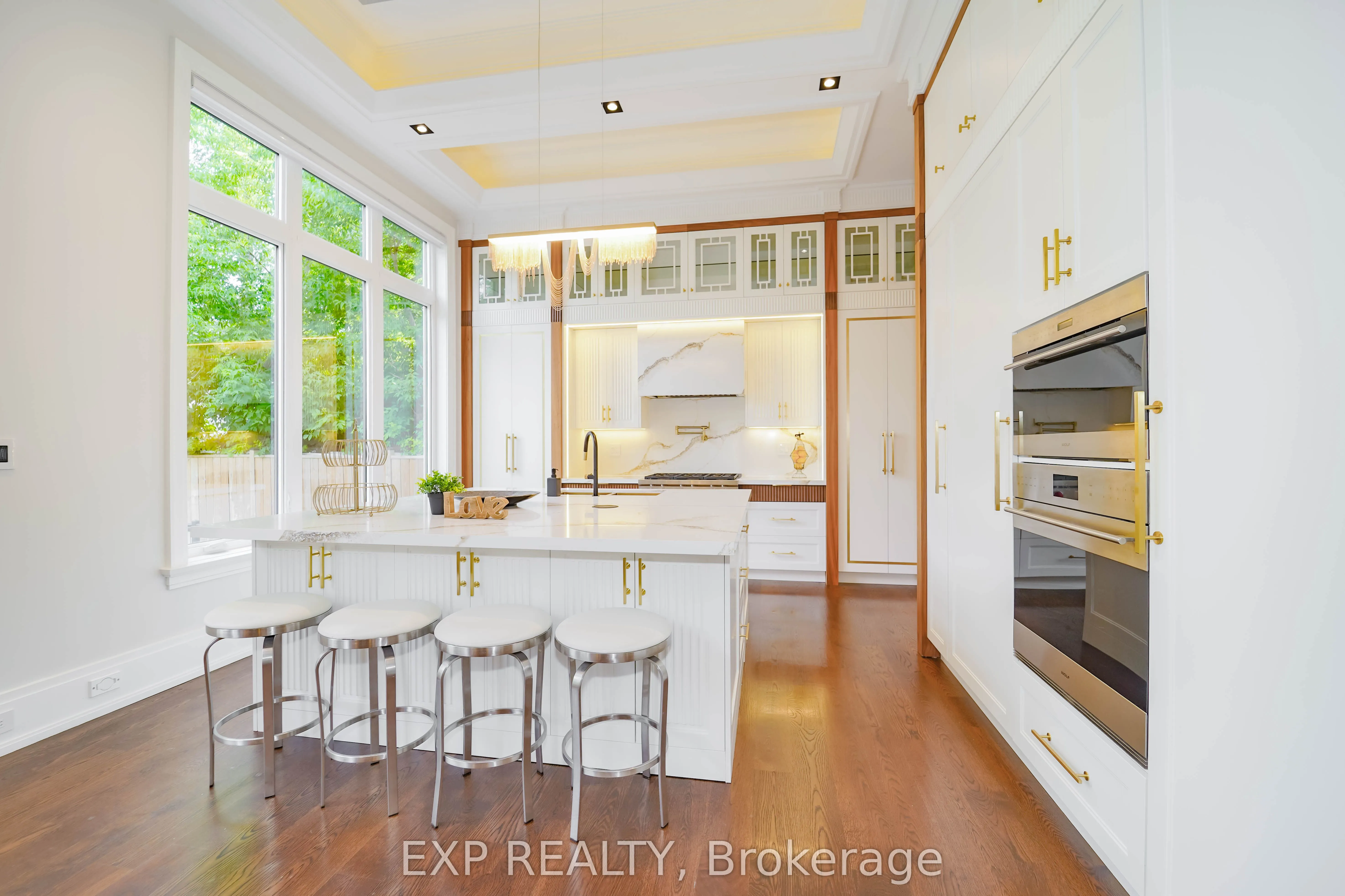 32 Athabaska Avenue