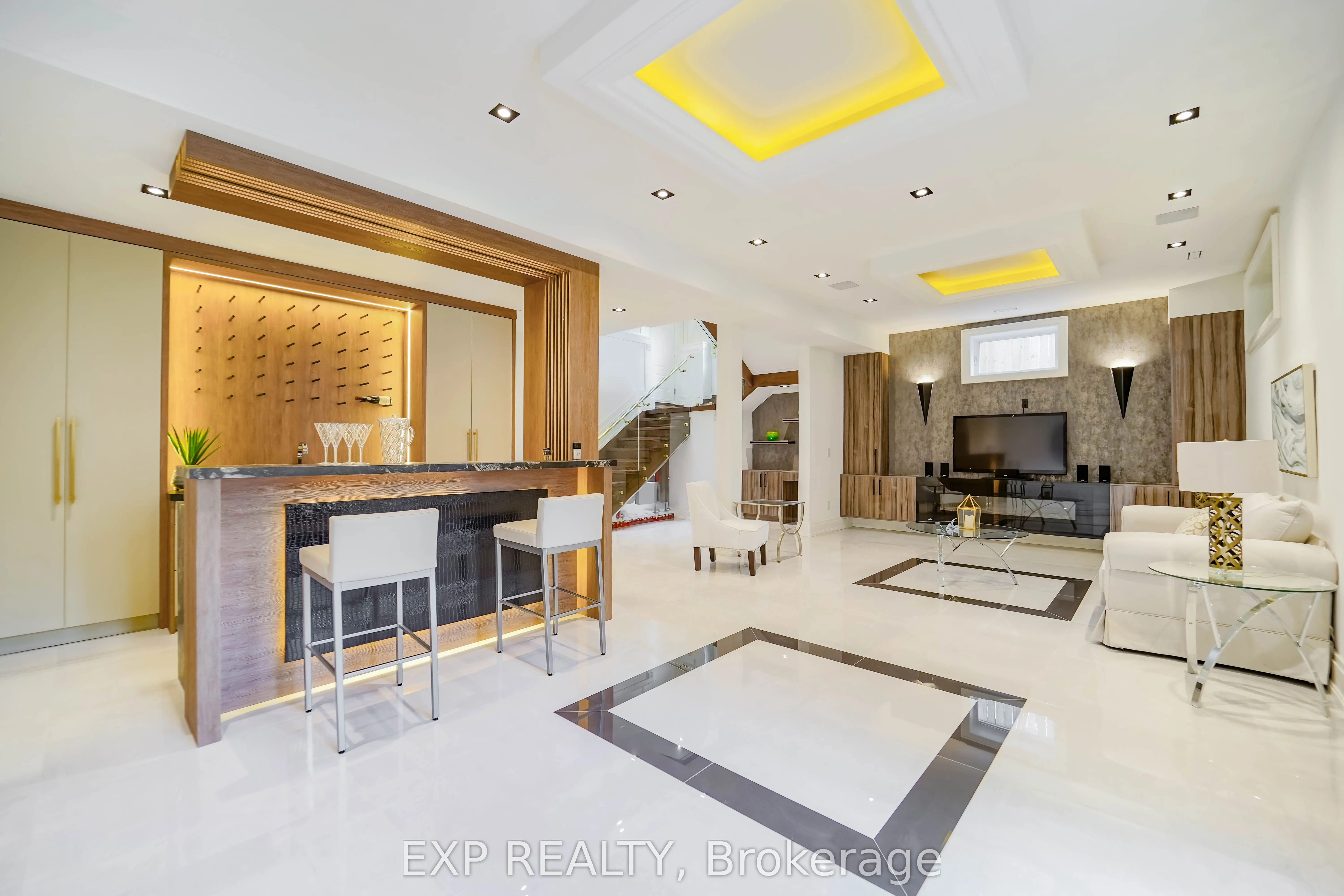 32 Athabaska Avenue