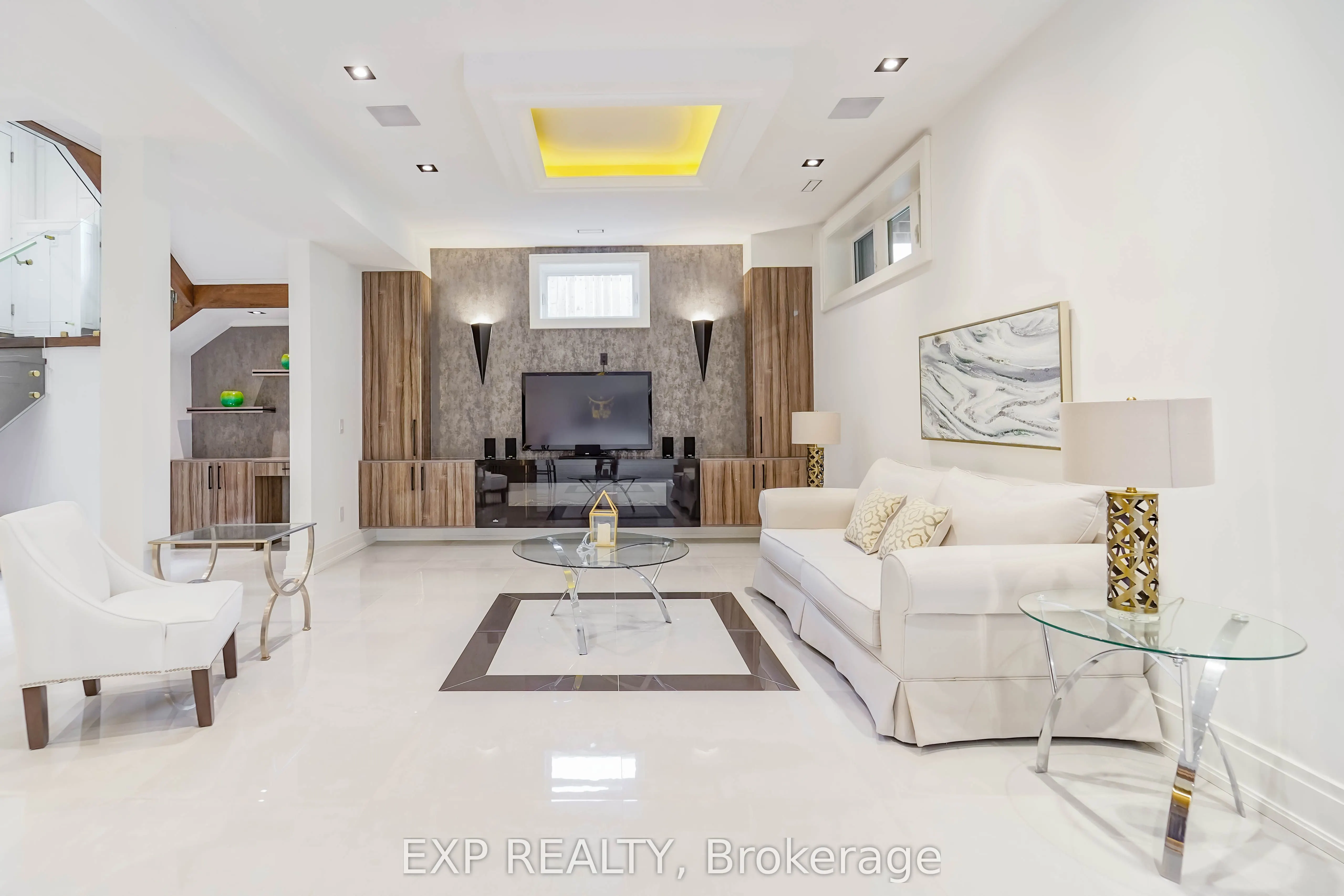 32 Athabaska Avenue