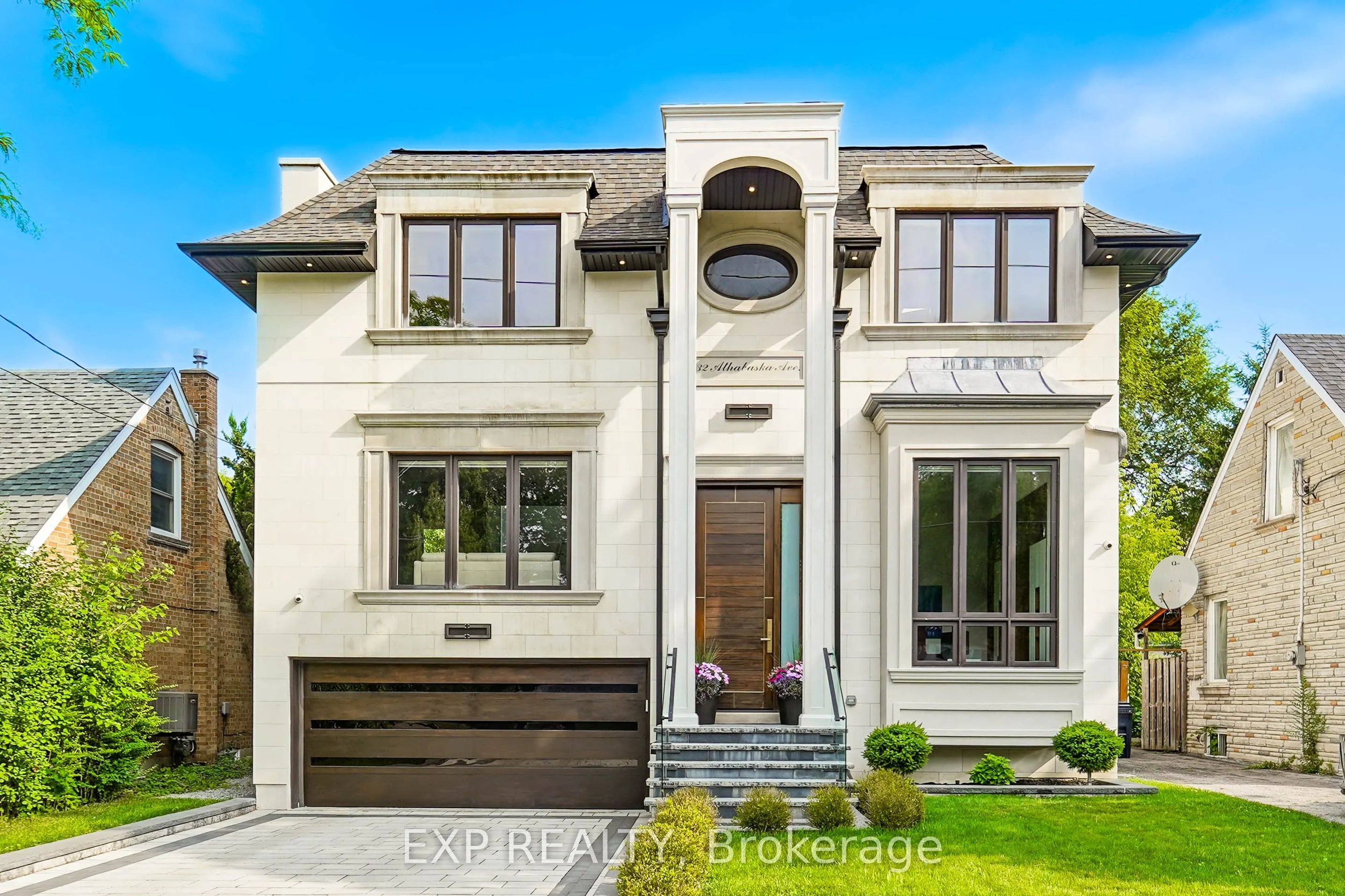 32 Athabaska Avenue