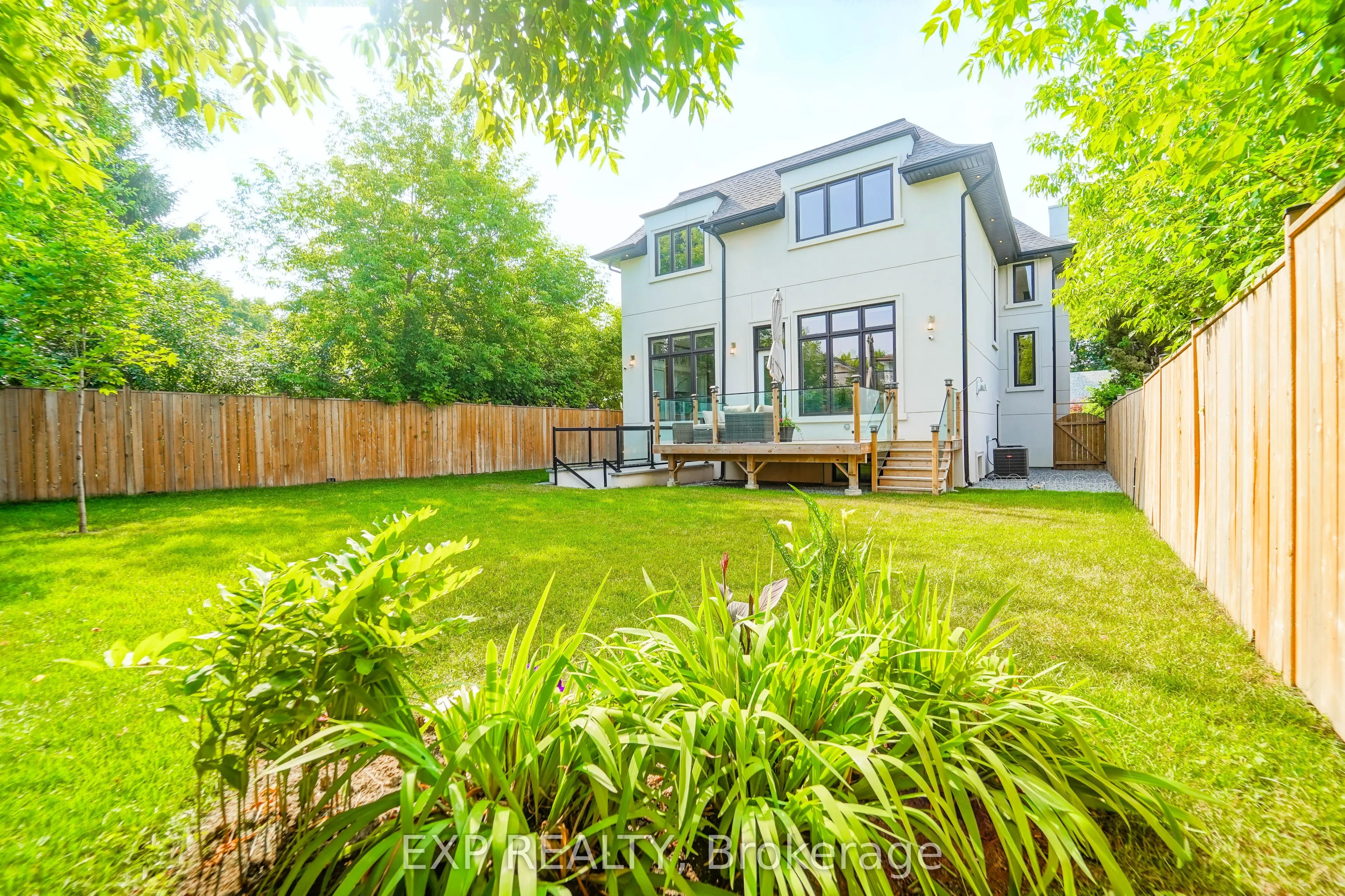 32 Athabaska Avenue