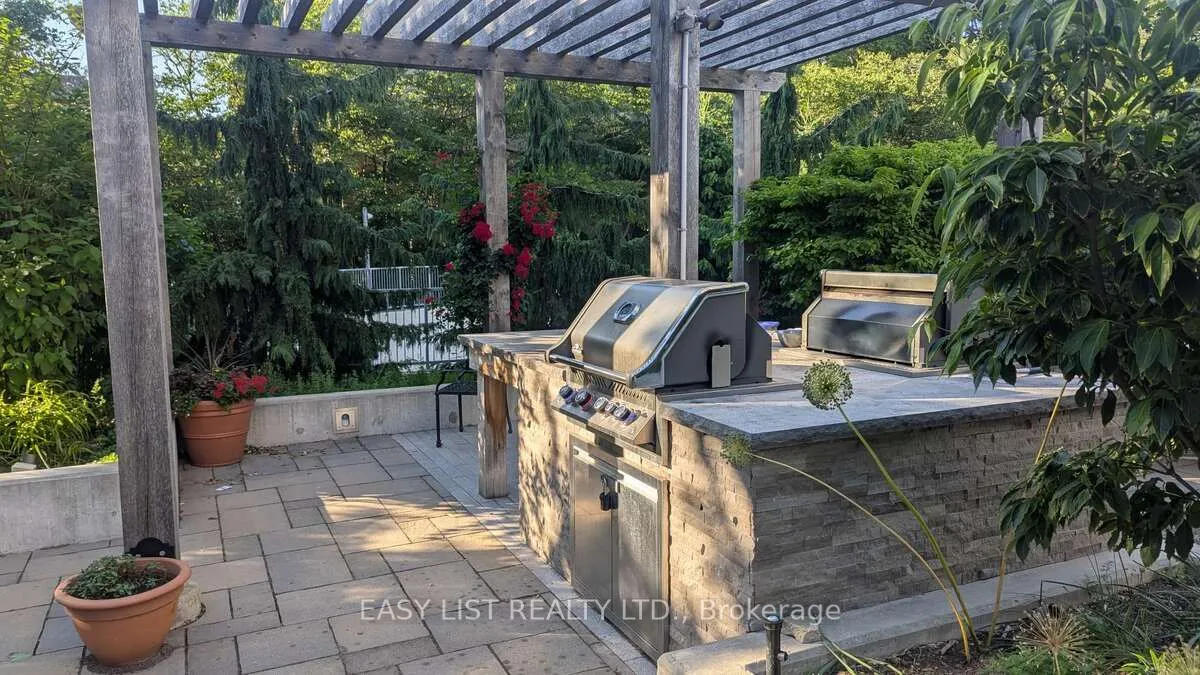 5 Kenneth Avenue #1804