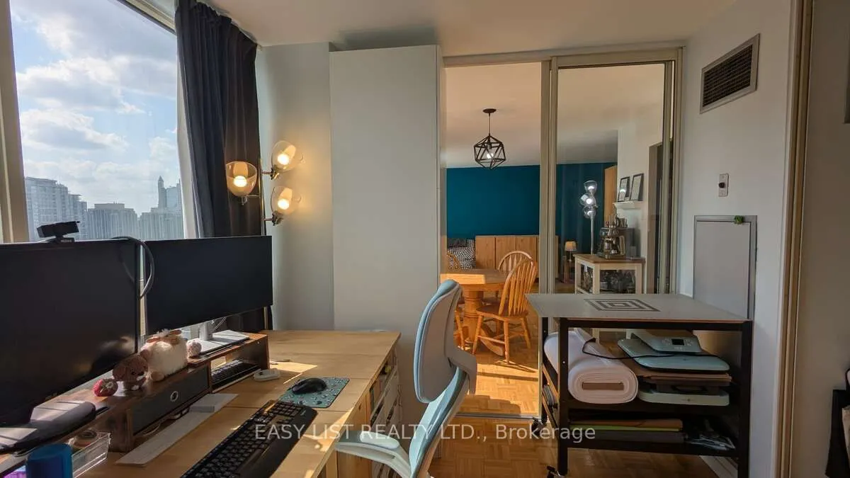 5 Kenneth Avenue #1804