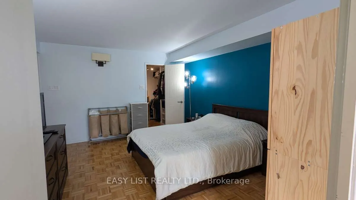 5 Kenneth Avenue #1804