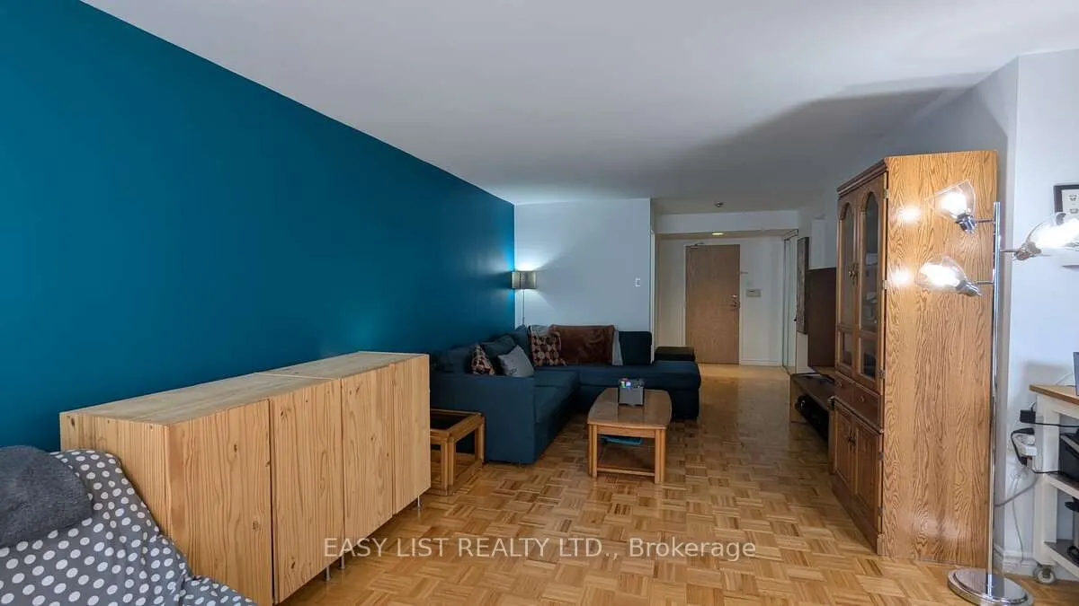 5 Kenneth Avenue #1804