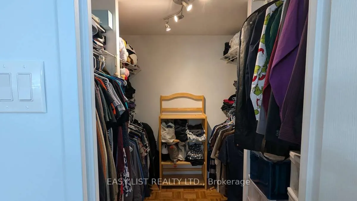 5 Kenneth Avenue #1804