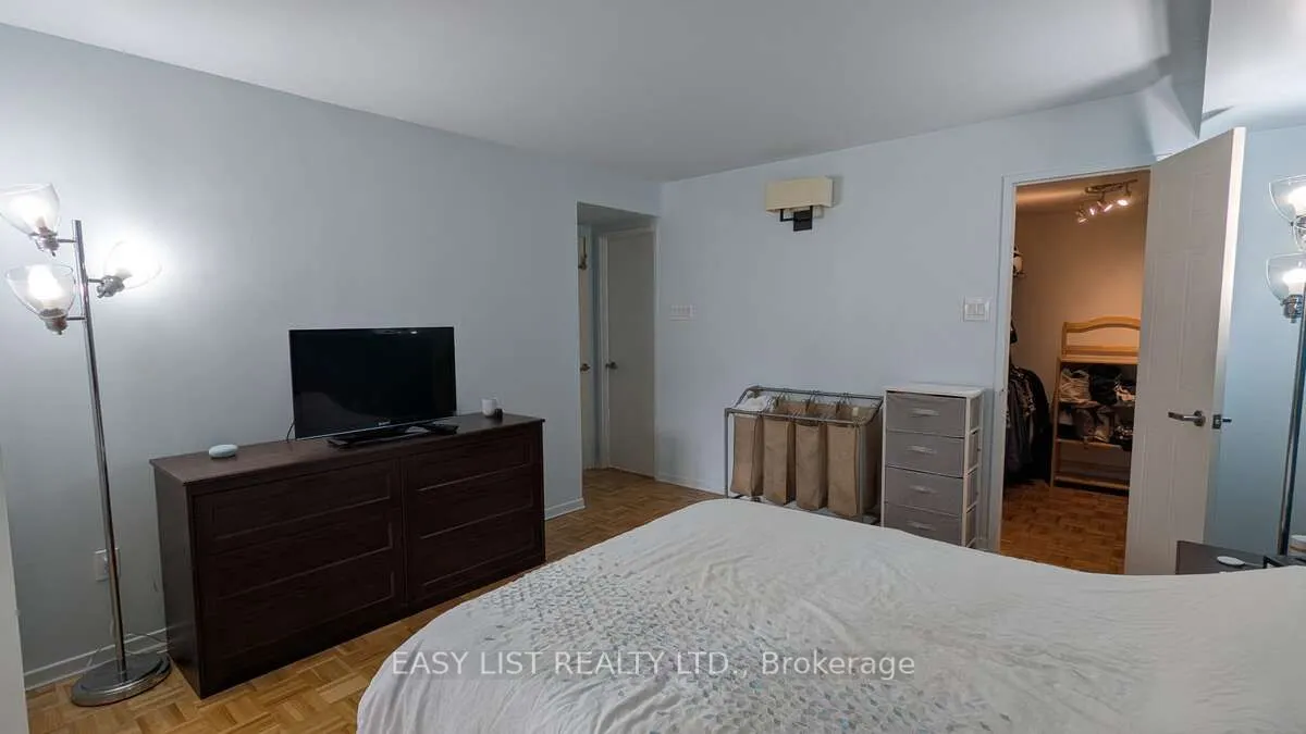 5 Kenneth Avenue #1804
