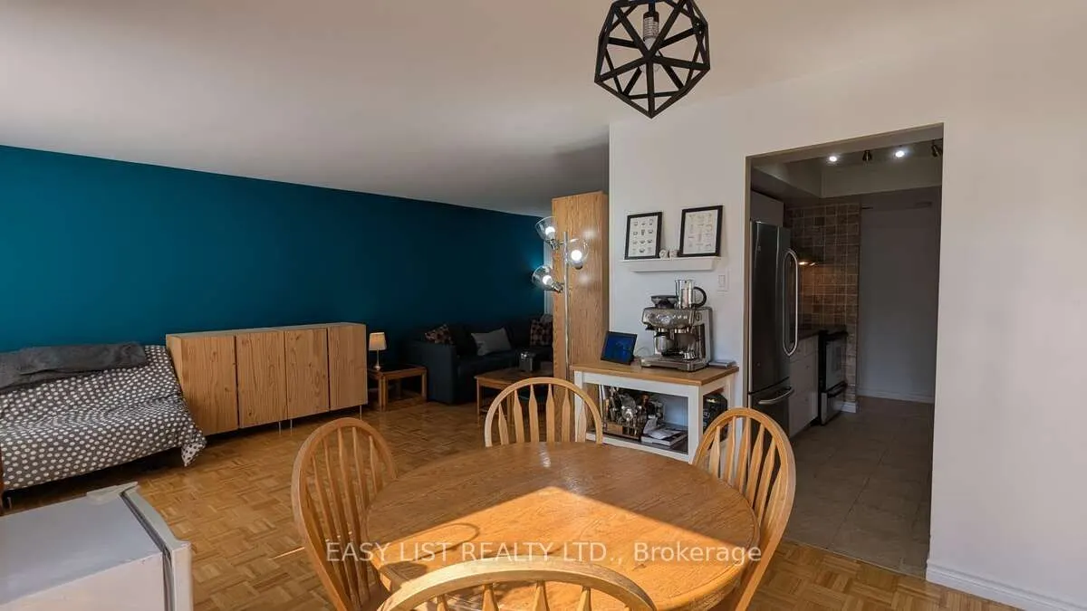 5 Kenneth Avenue #1804