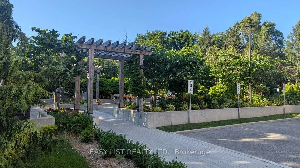 5 Kenneth Avenue #1804