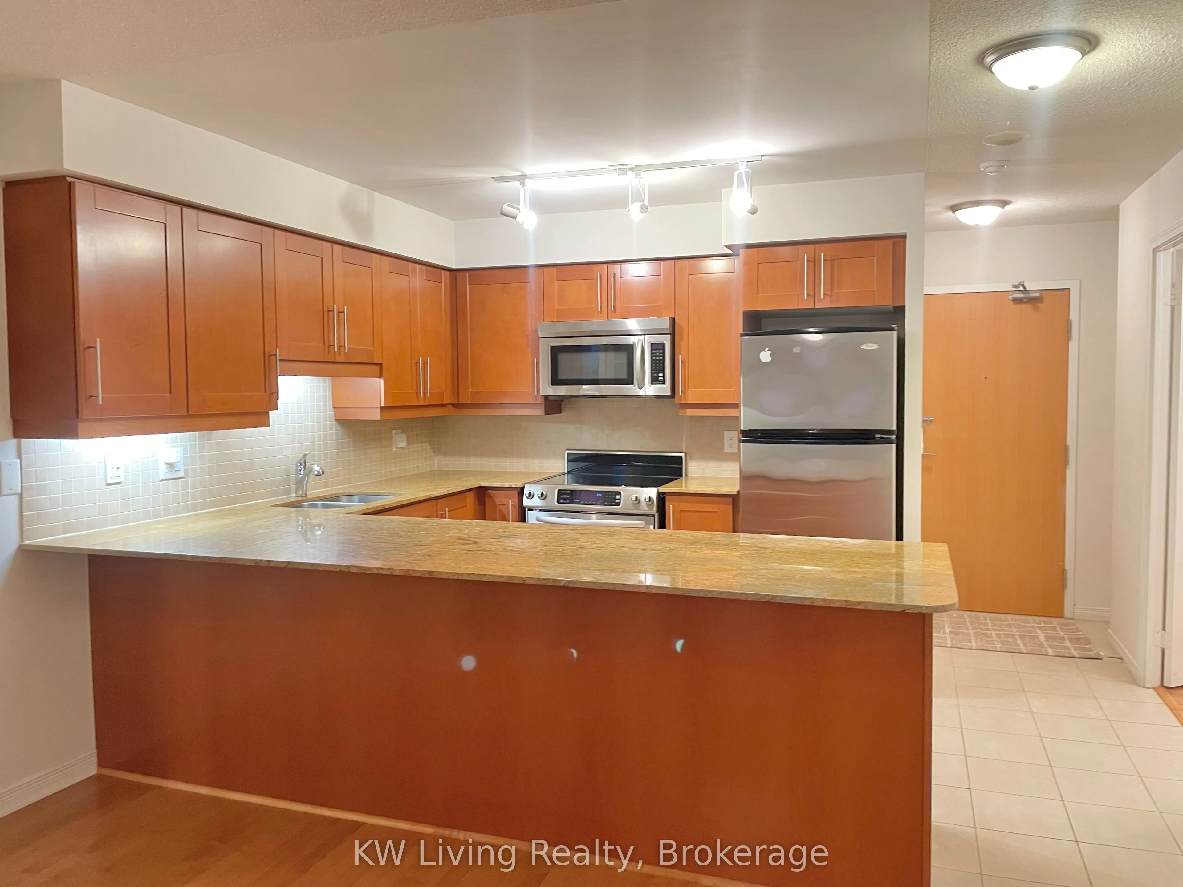 736 Spadina Avenue, #709