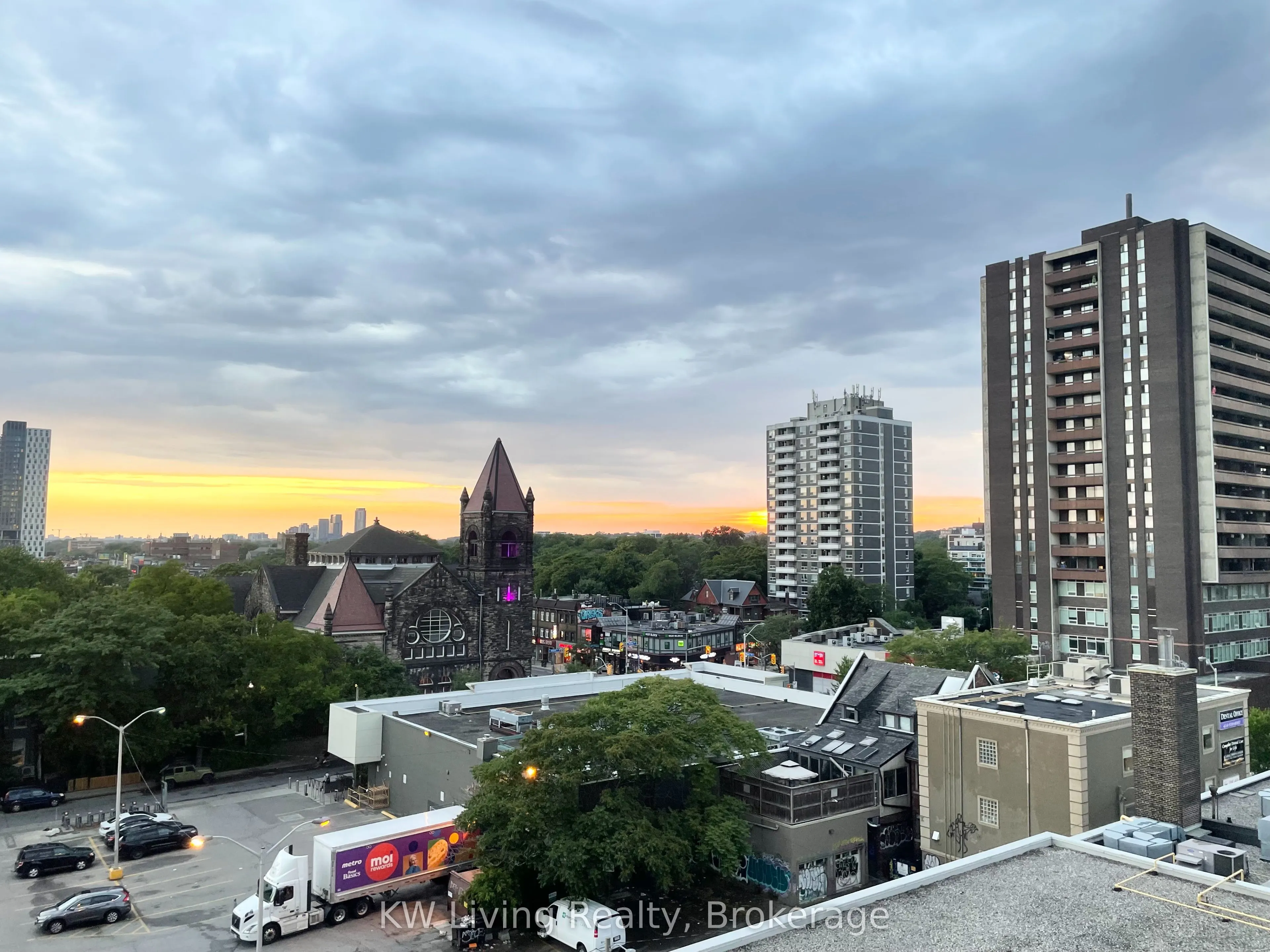 736 Spadina Avenue, #709
