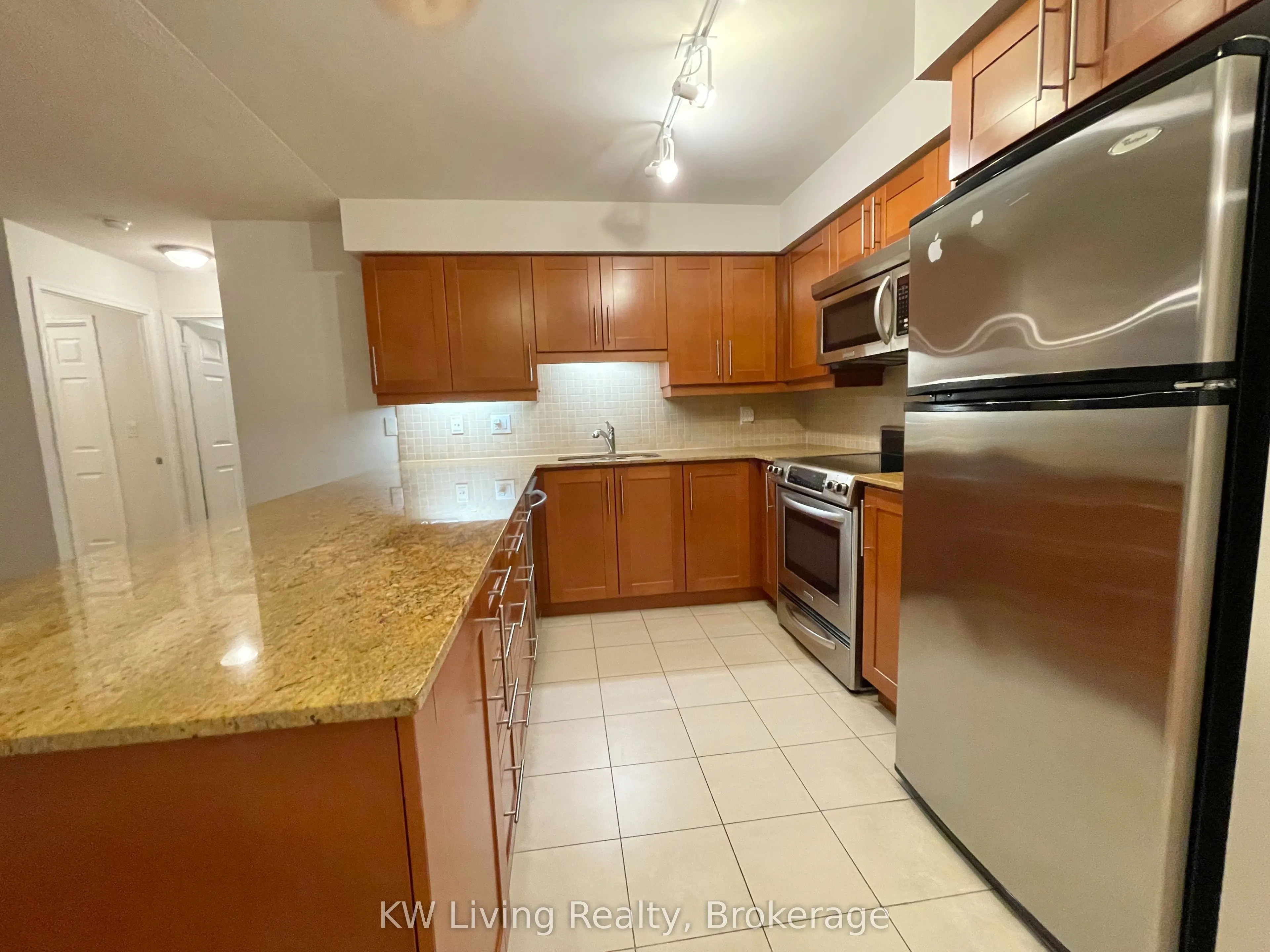 736 Spadina Avenue, #709
