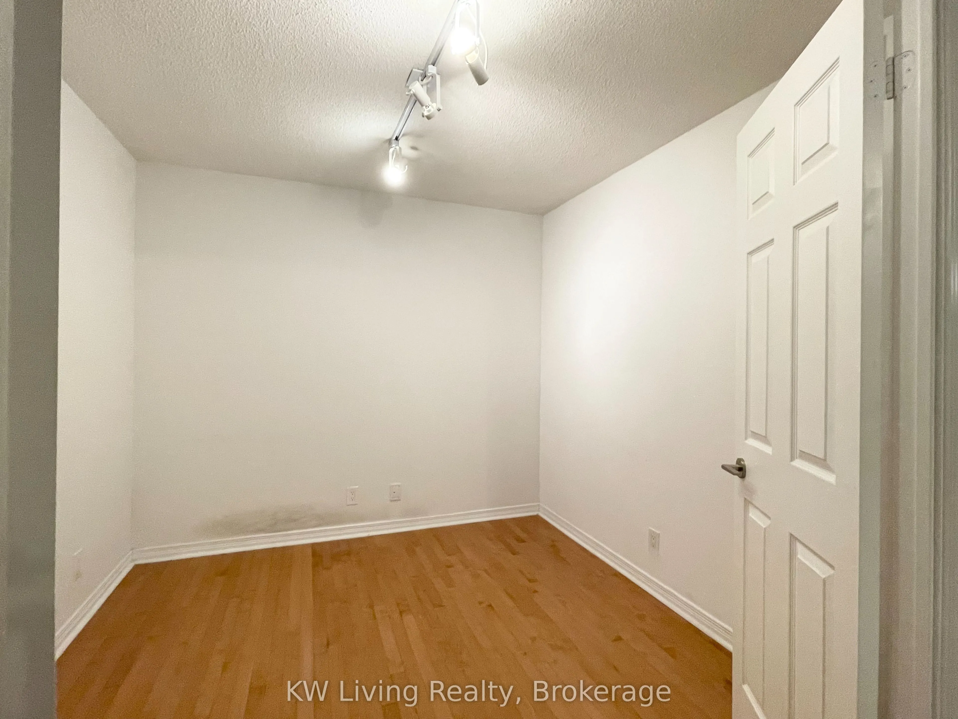 736 Spadina Avenue, #709