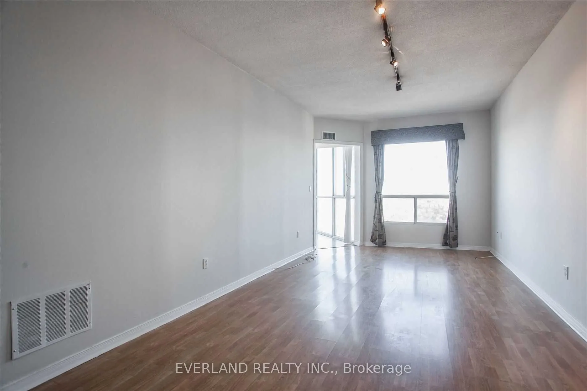 5 Concorde Place, #3711