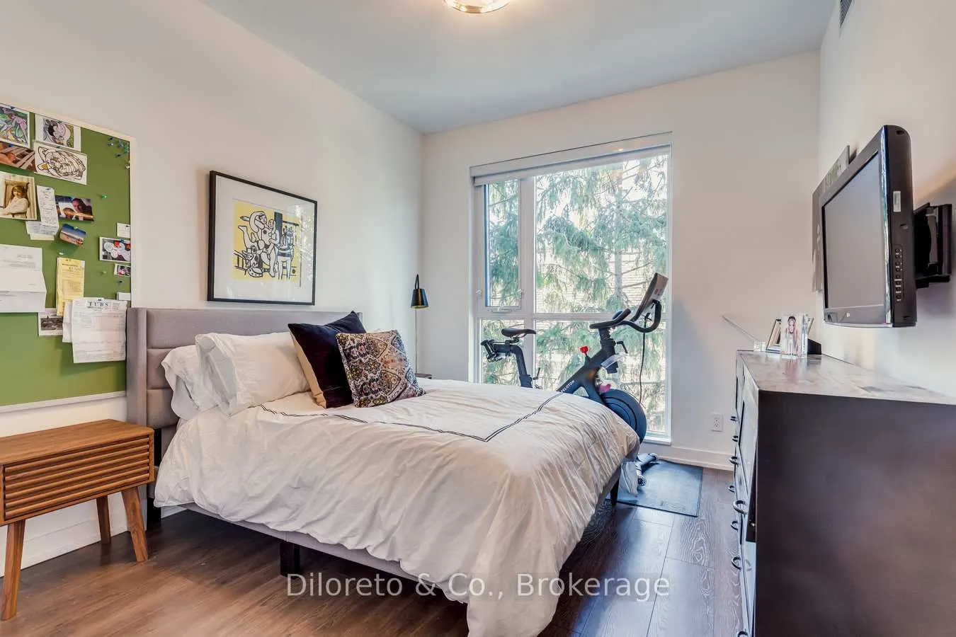223 St Clair Avenue W, #406