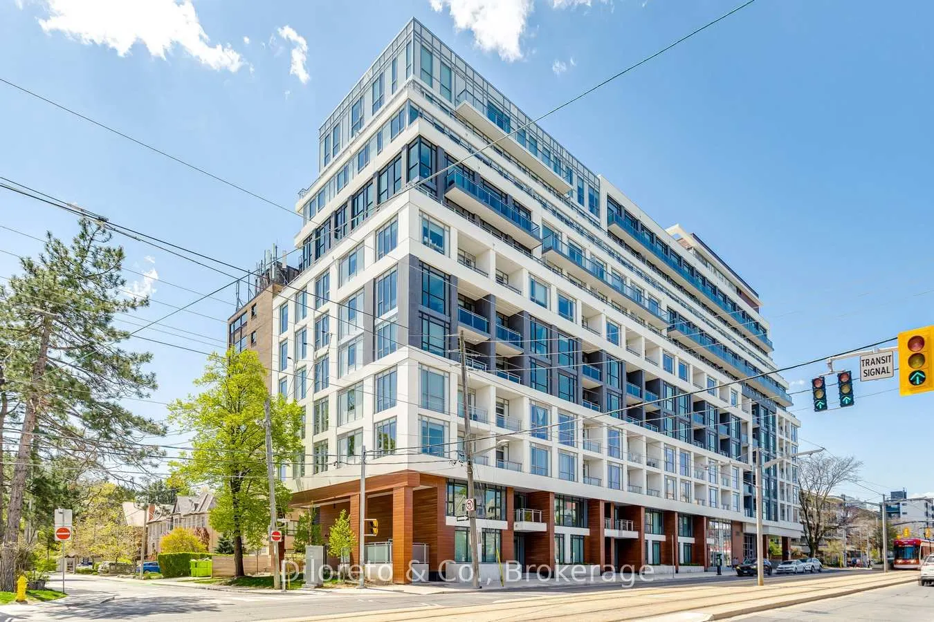 223 St Clair Avenue W, #406