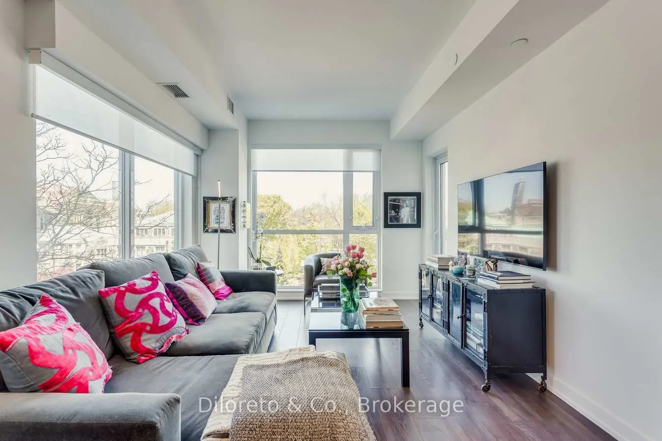 223 St Clair Avenue W, #406
