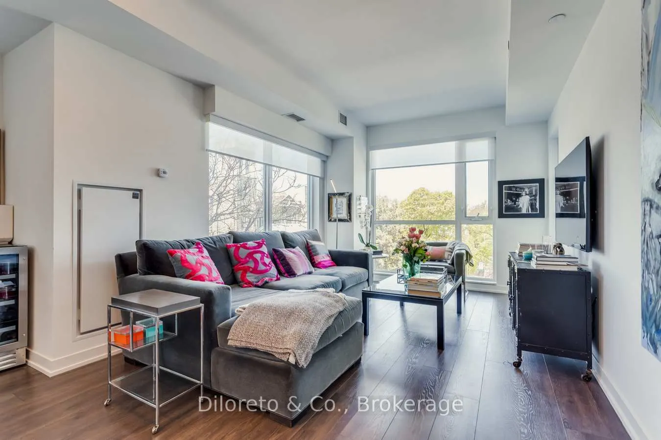 223 St Clair Avenue W, #406