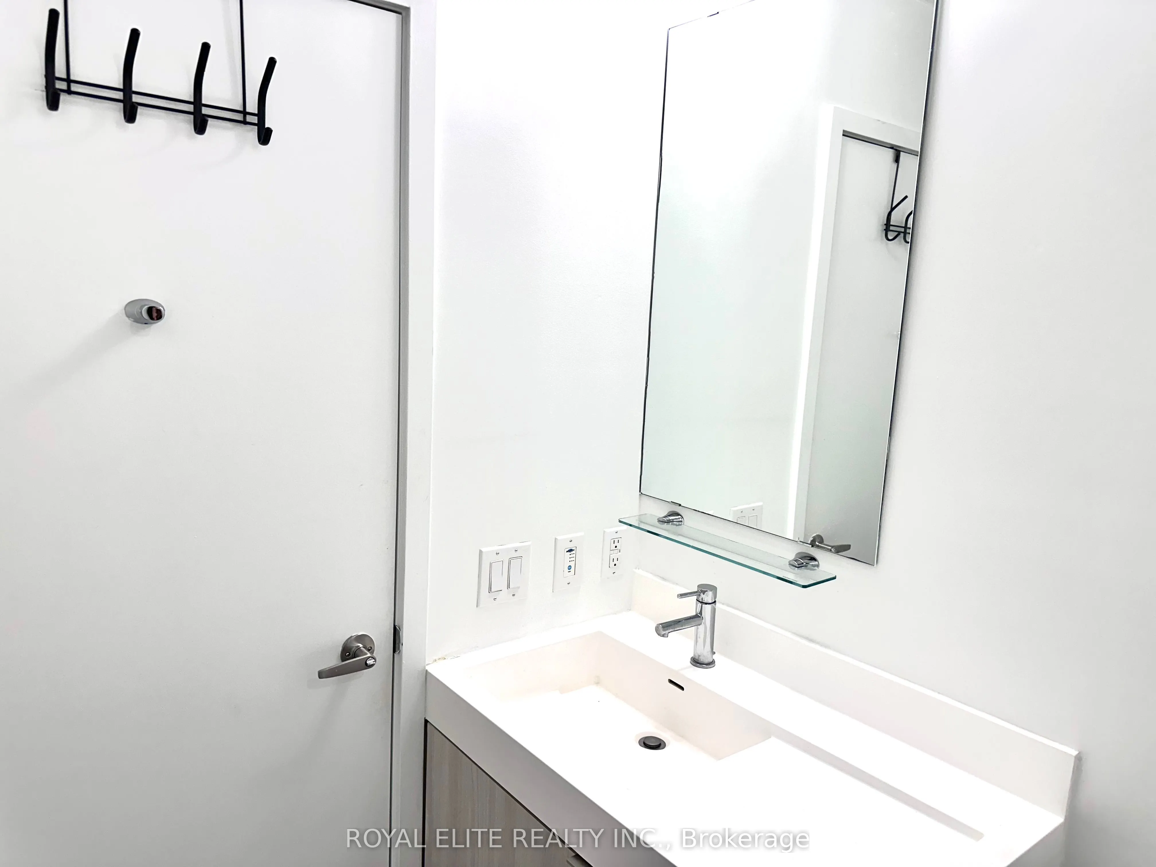 20 Tubman Avenue, #101