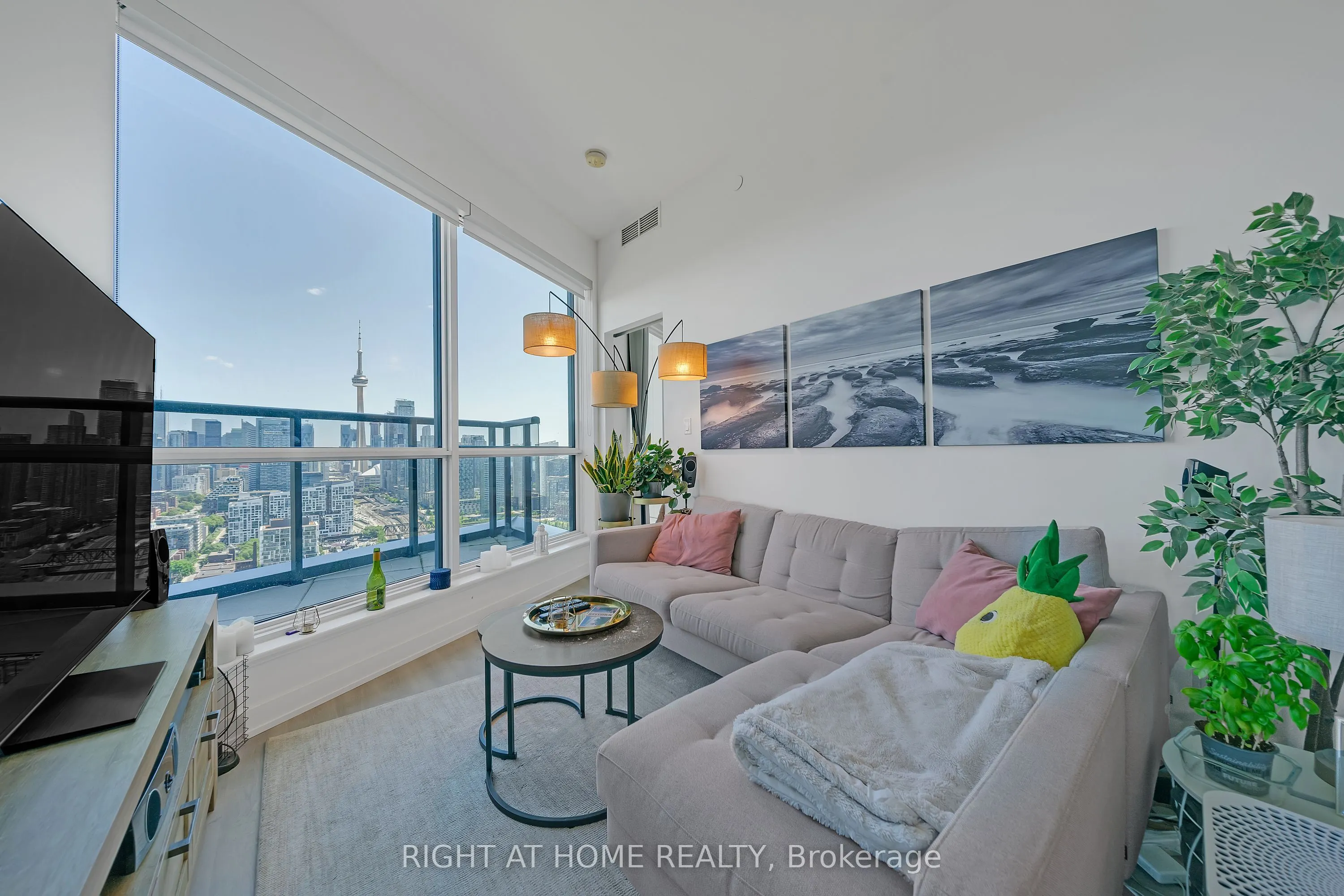 50 Ordnance Street, #3307