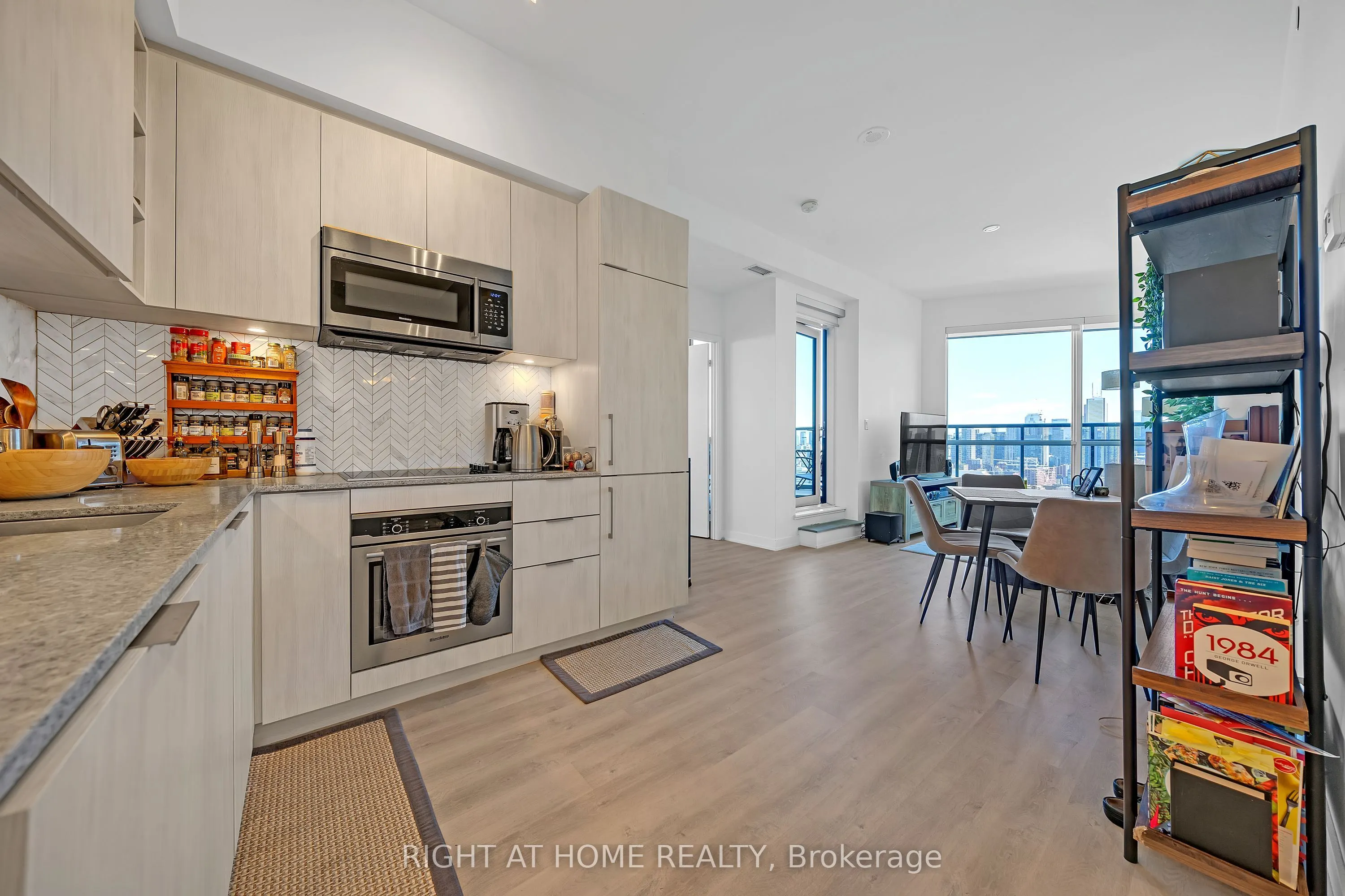 50 Ordnance Street, #3307