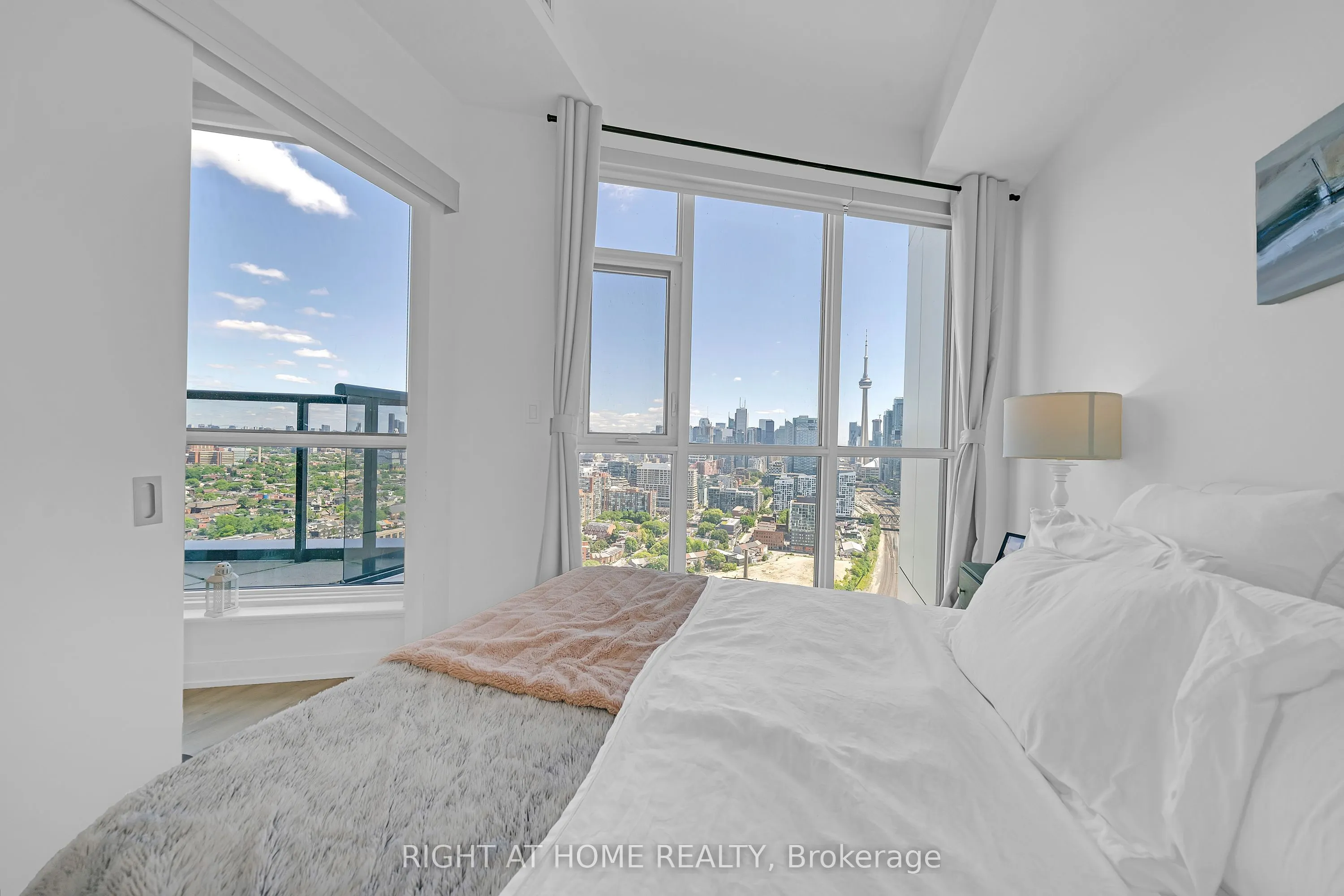 50 Ordnance Street, #3307