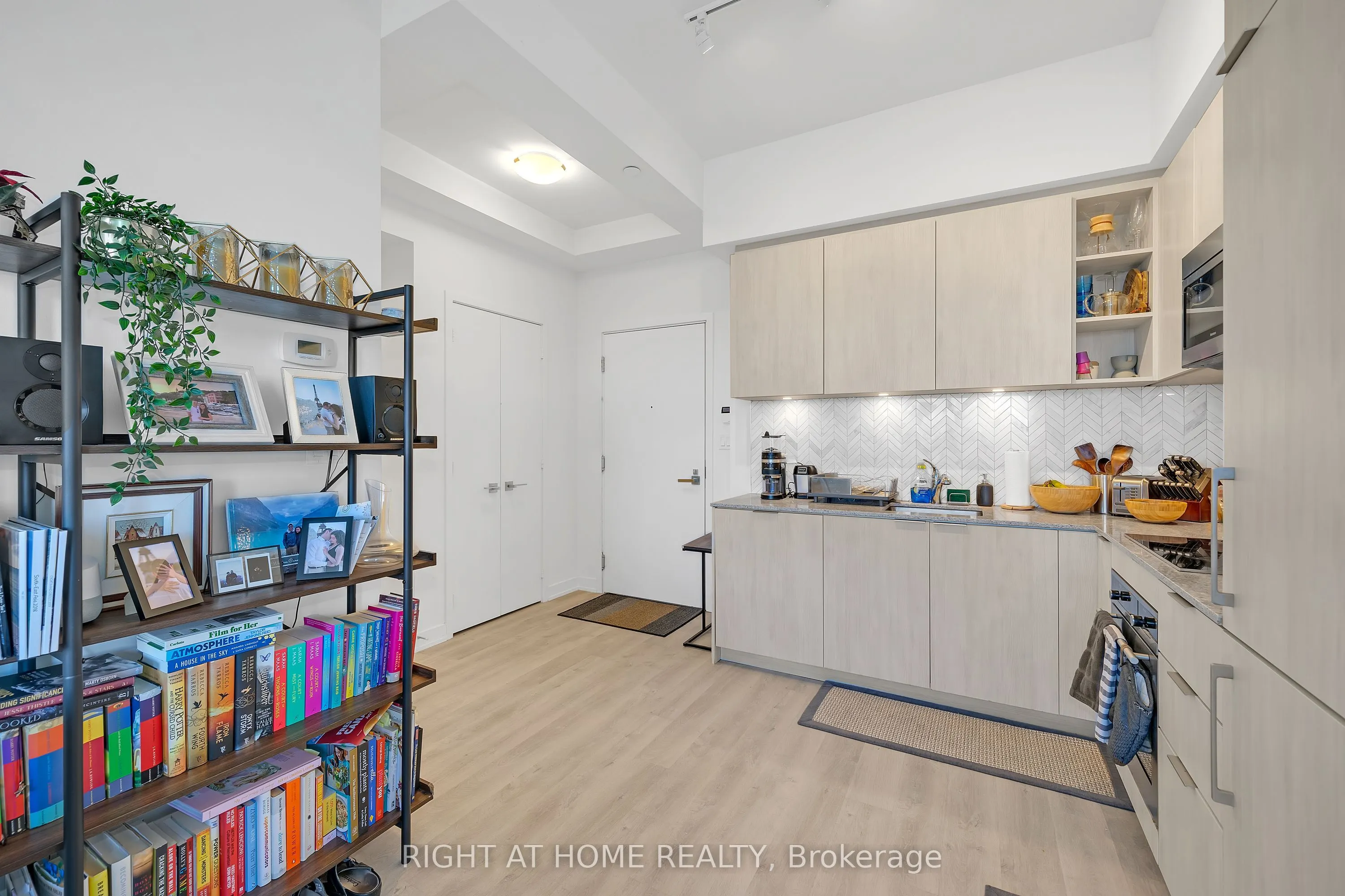 50 Ordnance Street, #3307