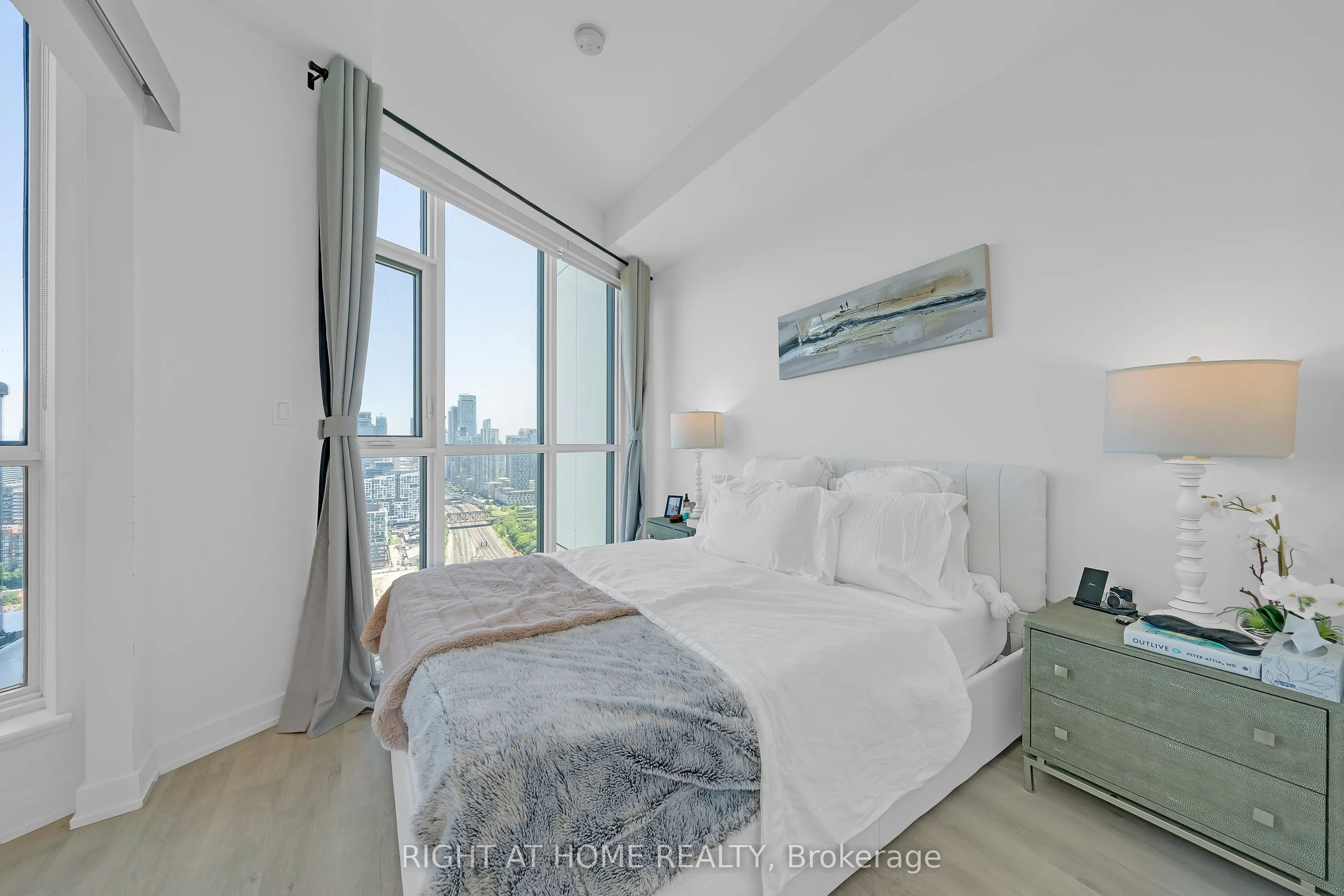 50 Ordnance Street, #3307