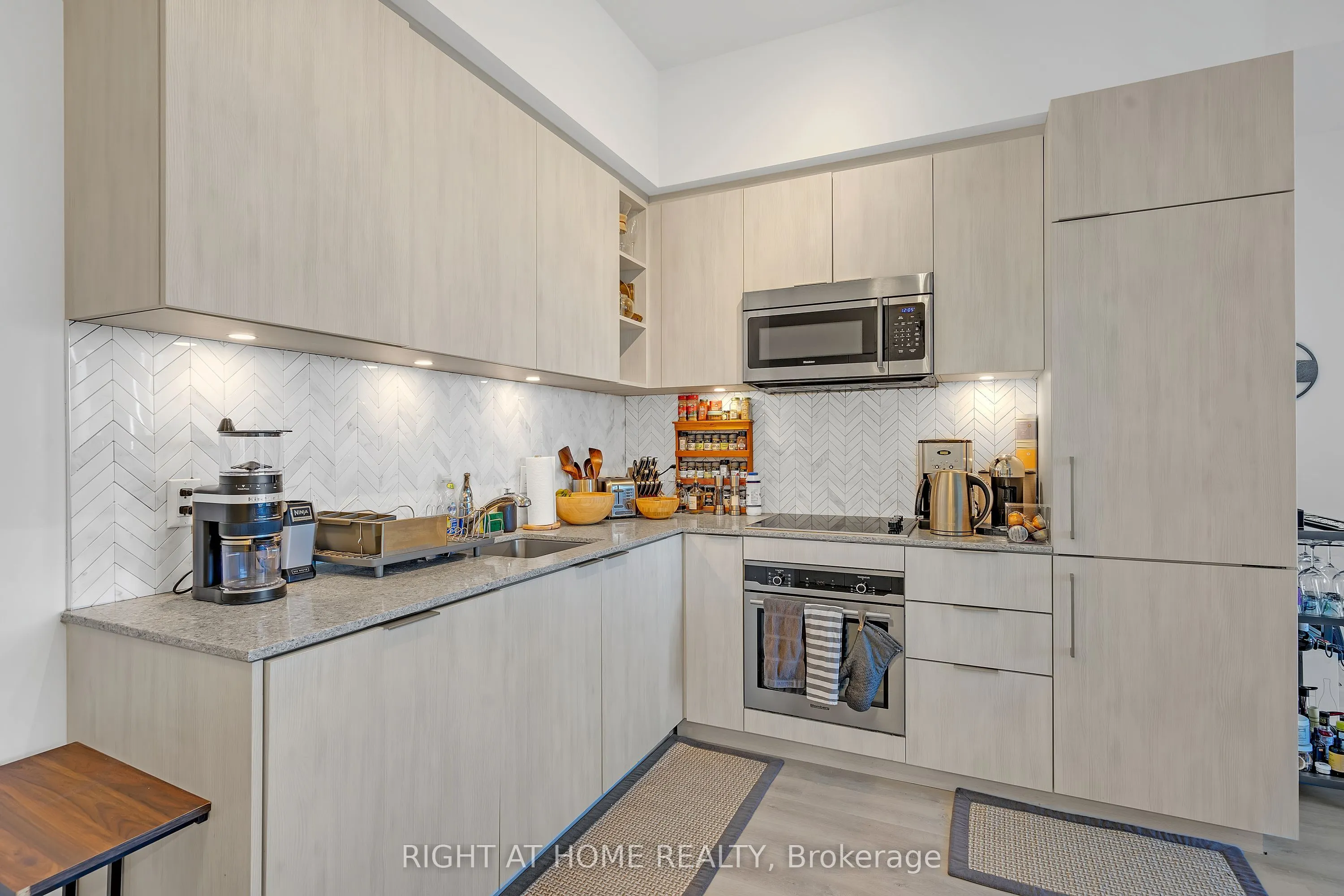 50 Ordnance Street, #3307