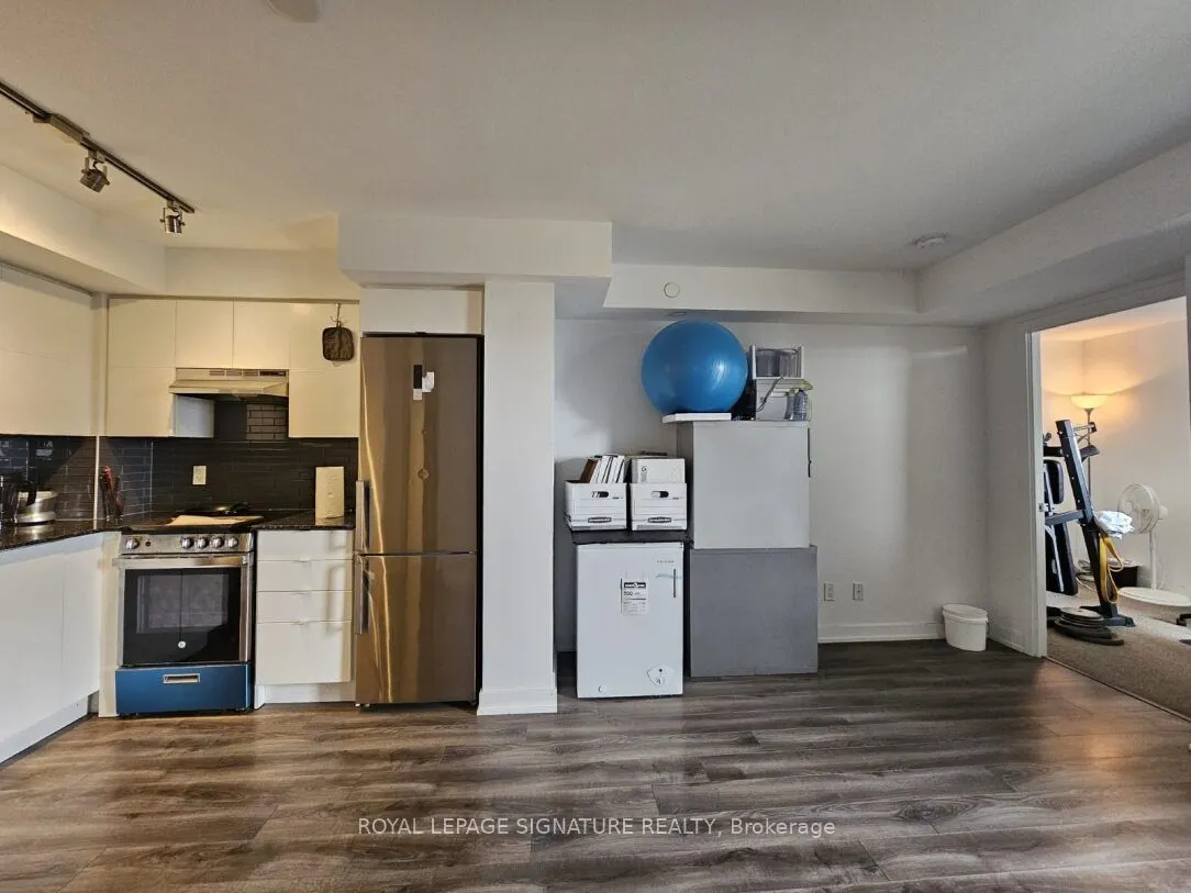 120 Varna Drive, #617