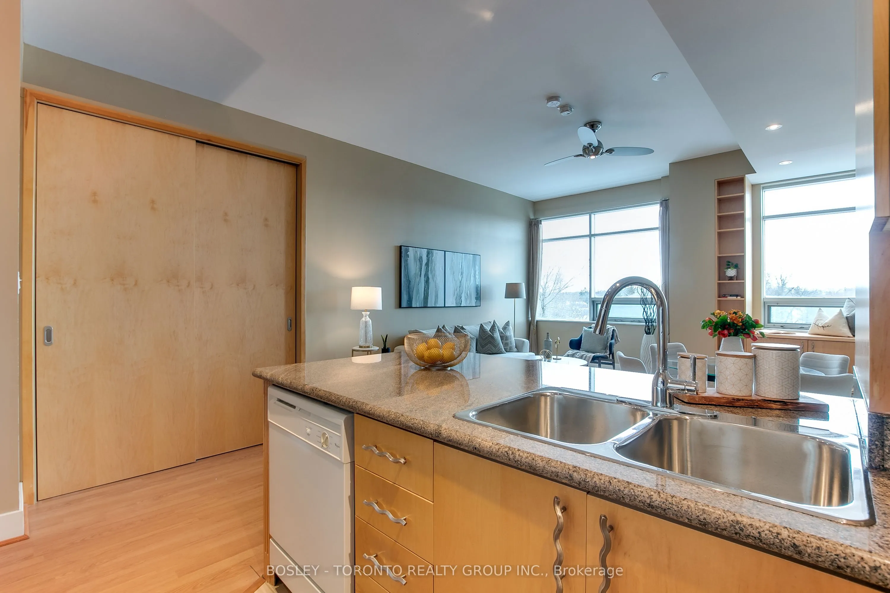 562 Eglinton Avenue E, #309
