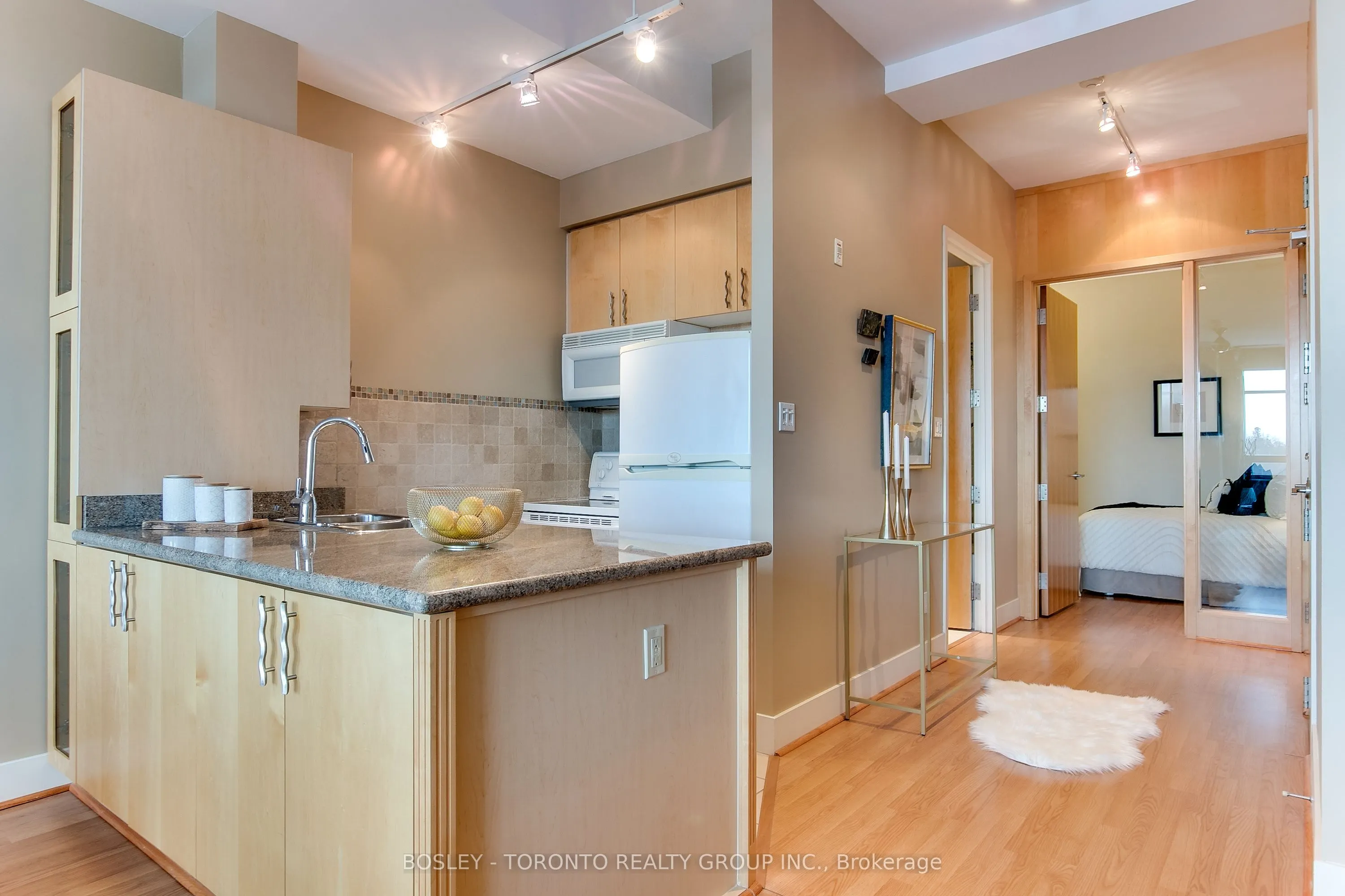 562 Eglinton Avenue E, #309