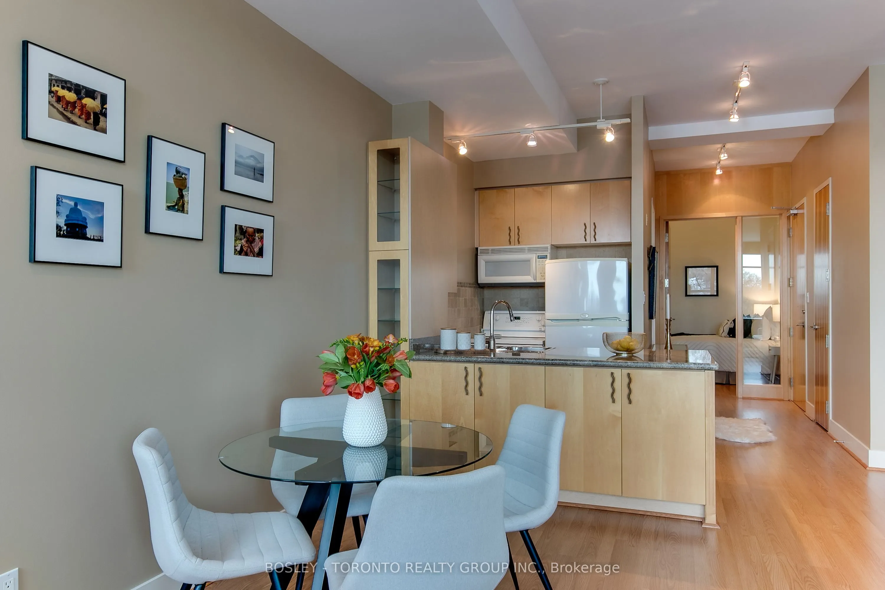 562 Eglinton Avenue E, #309