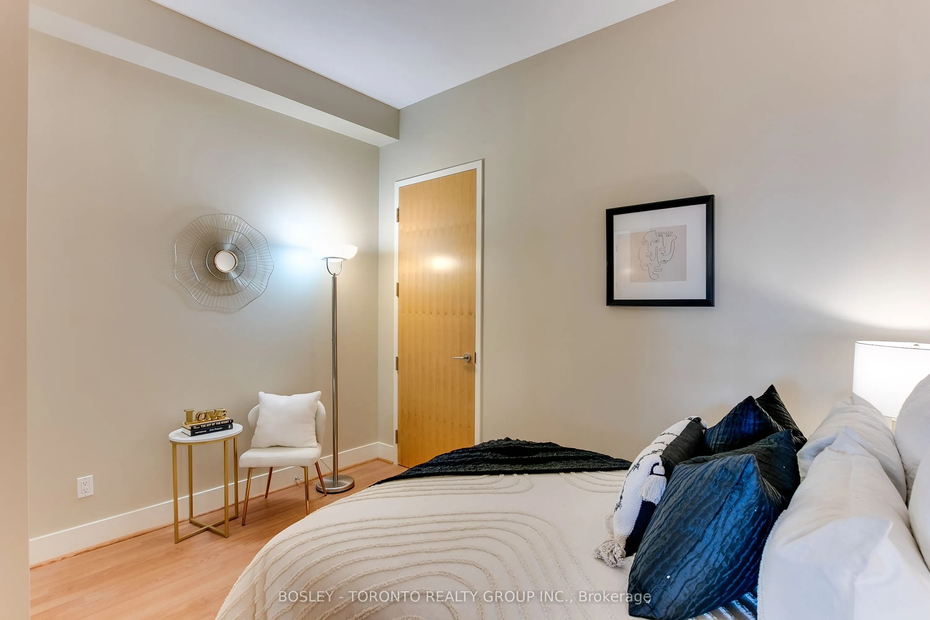 562 Eglinton Avenue E, #309