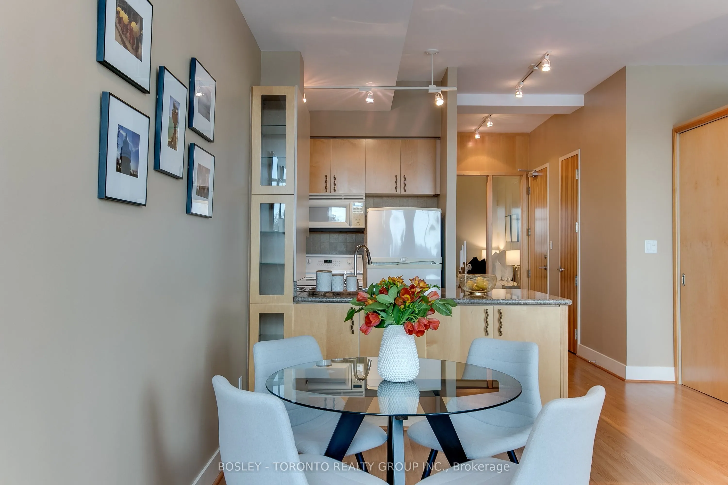 562 Eglinton Avenue E, #309