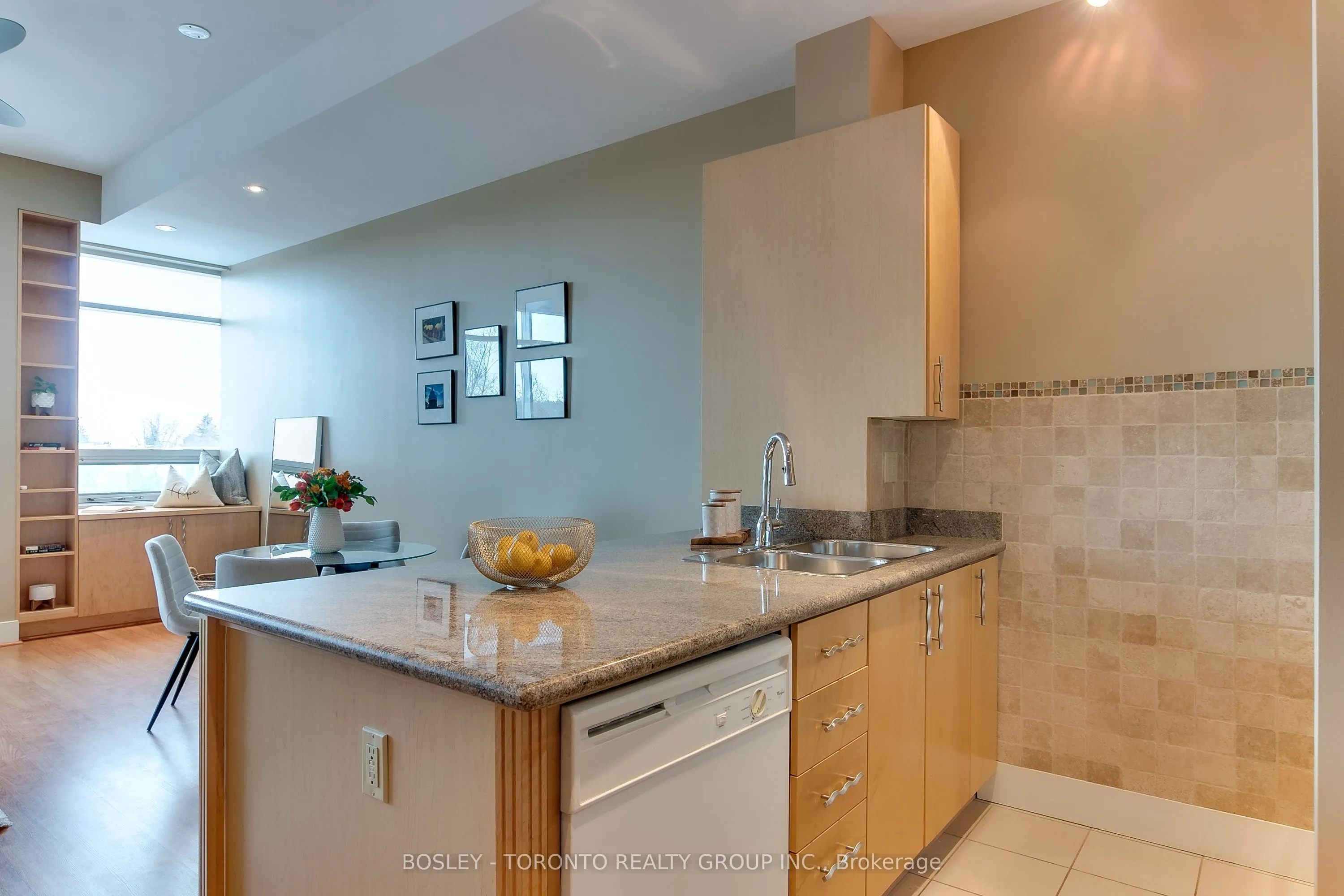 562 Eglinton Avenue E, #309