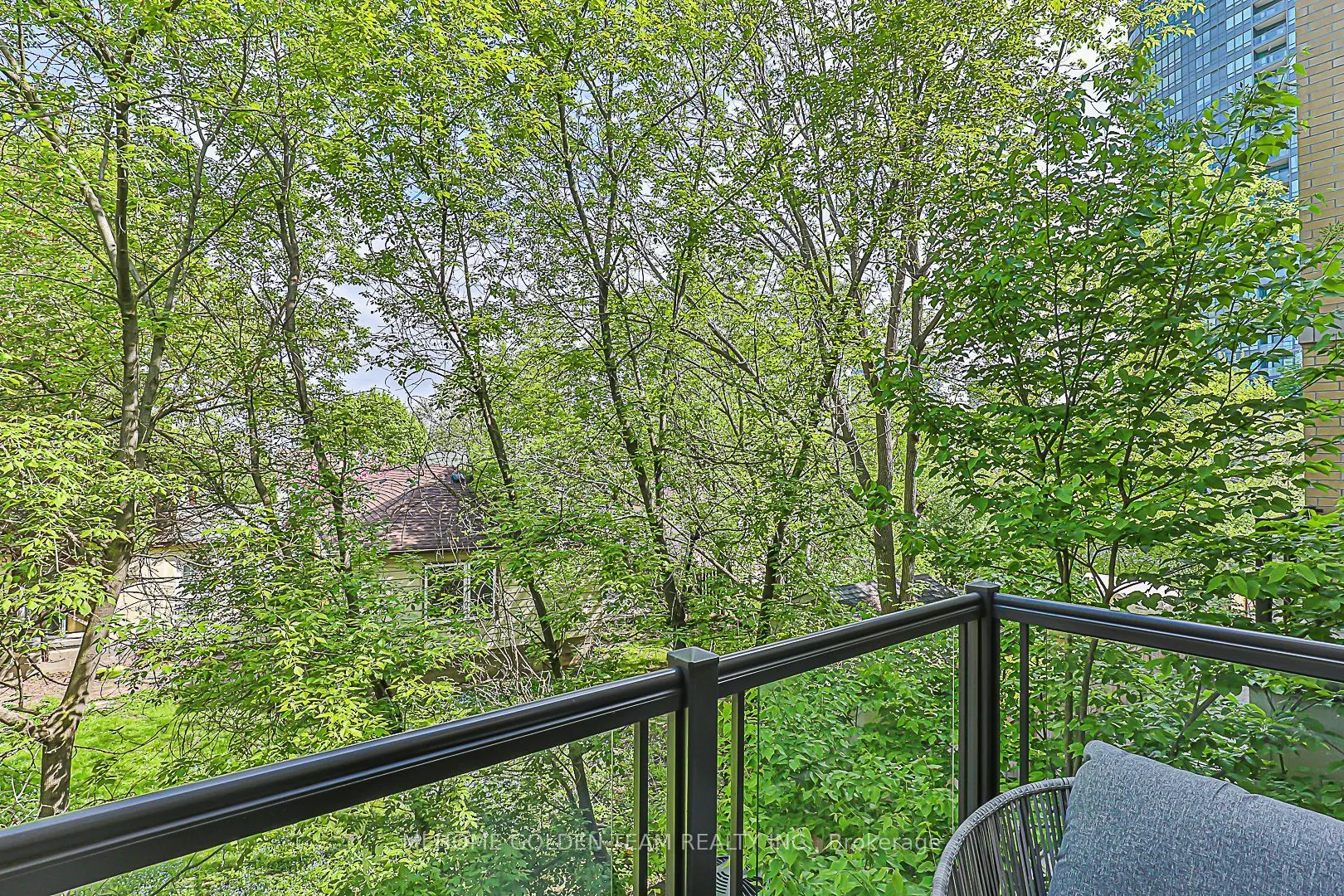 23 Eldora Avenue, #81
