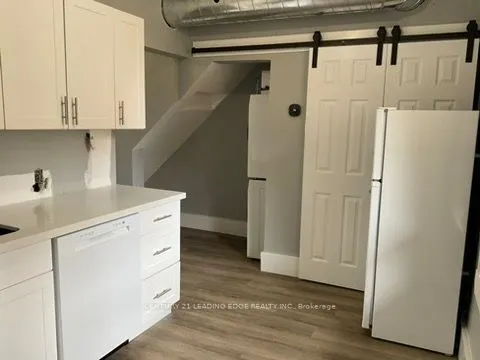 614 COLLEGE Street, #1