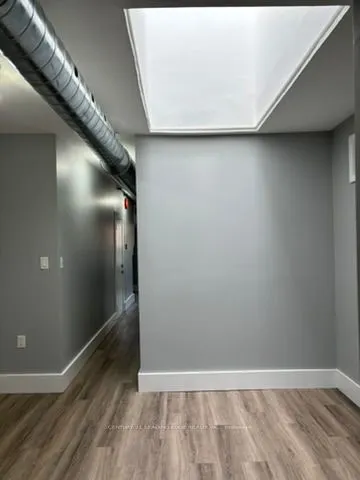 614 COLLEGE Street, #1