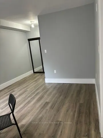 614 COLLEGE Street, #1
