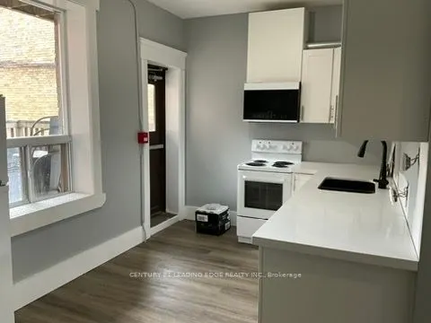614 COLLEGE Street, #1