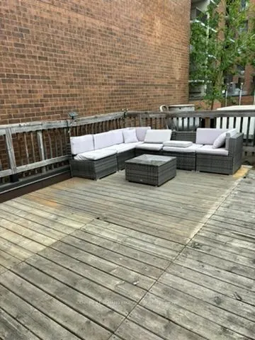 614 COLLEGE Street, #1